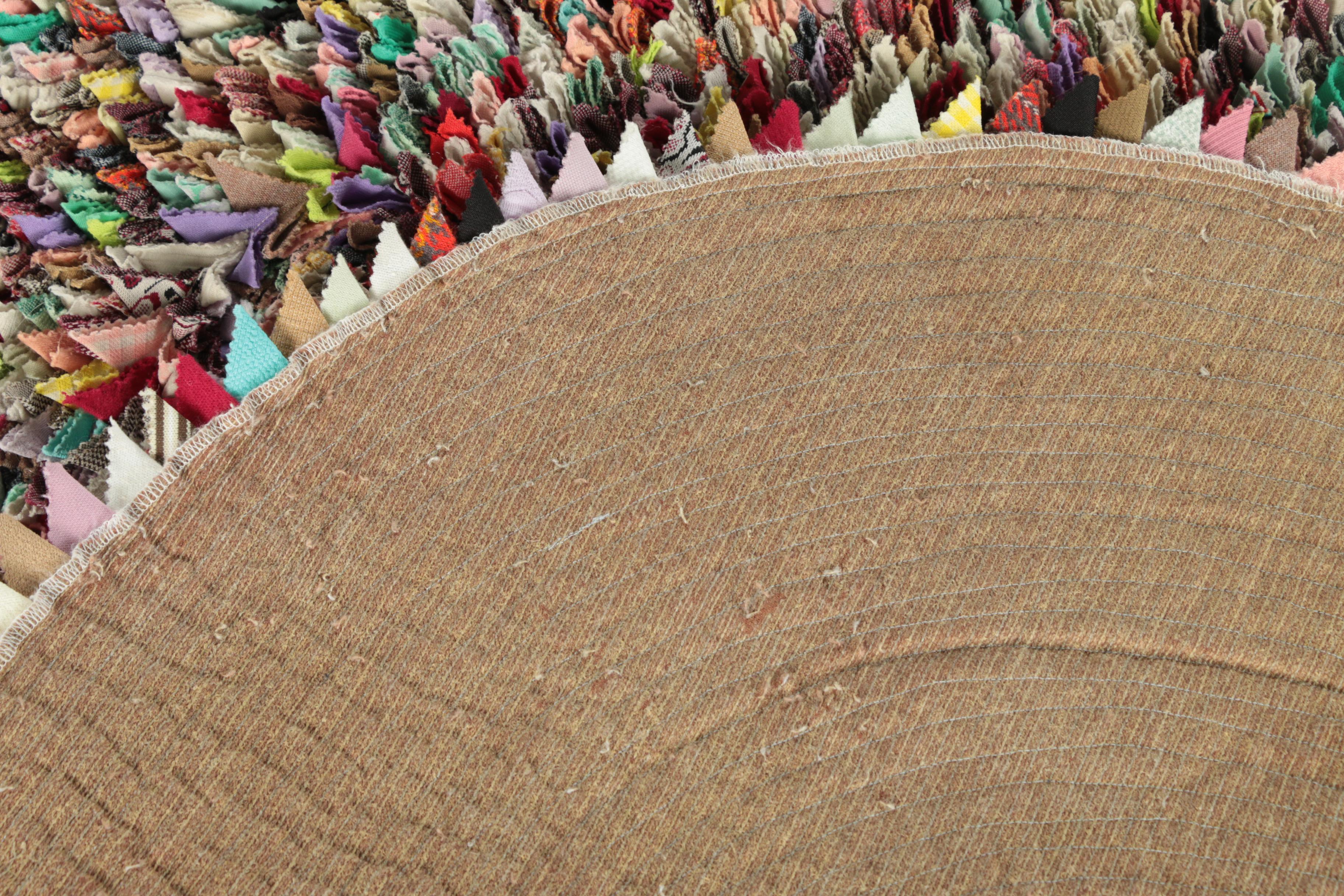 Machine Made Pinked Fabric Pile Oval Accent Rug