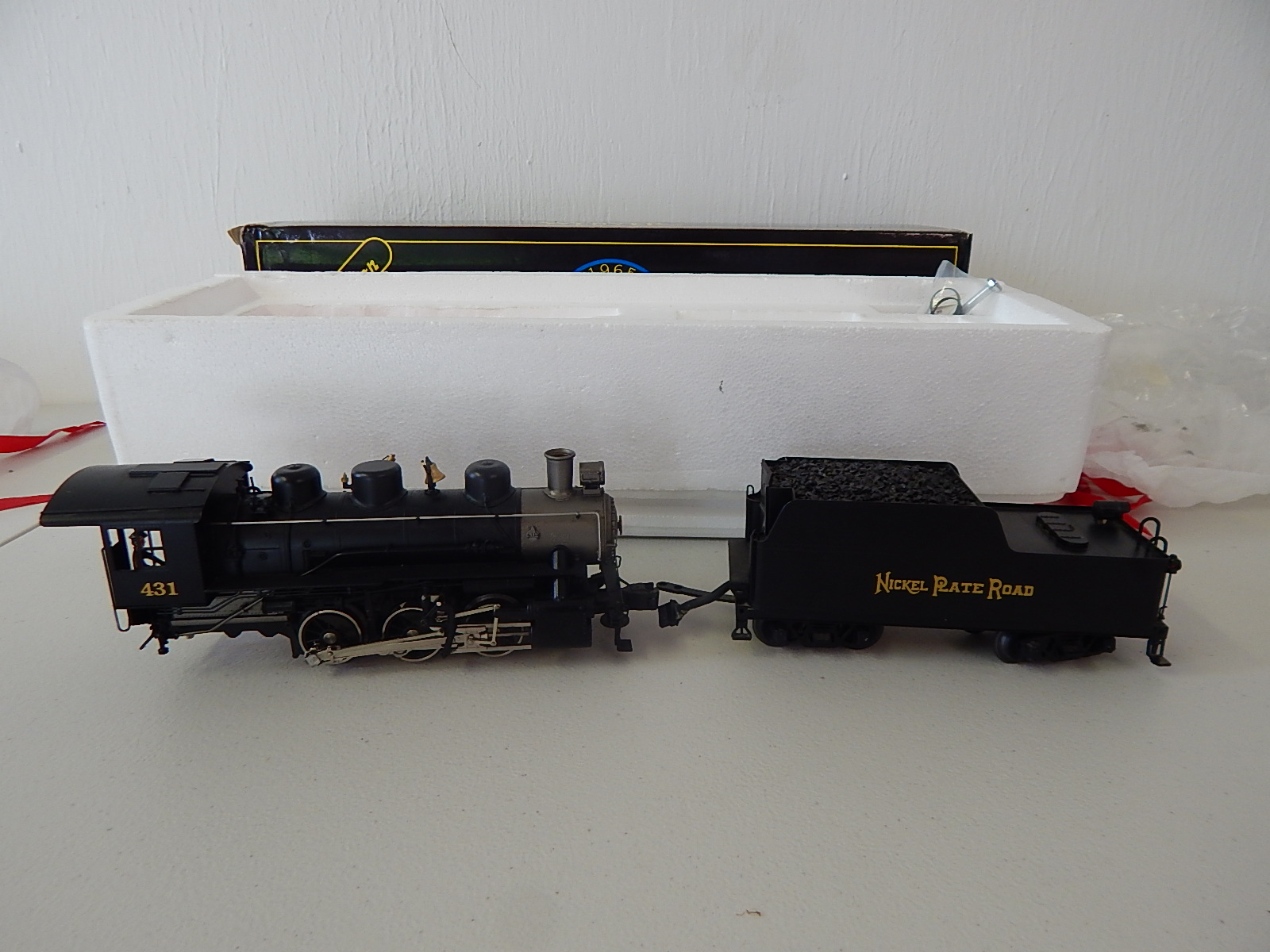 Weaver USRA 0-6-0 3-Rail Steam Engine with Nickel Plate Road Tender L/E 28/50