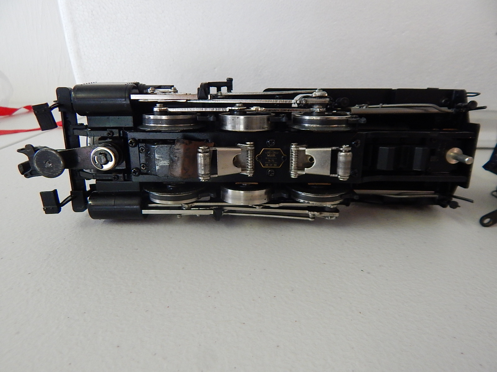 Weaver USRA 0-6-0 3-Rail Steam Engine with Nickel Plate Road Tender L/E 28/50