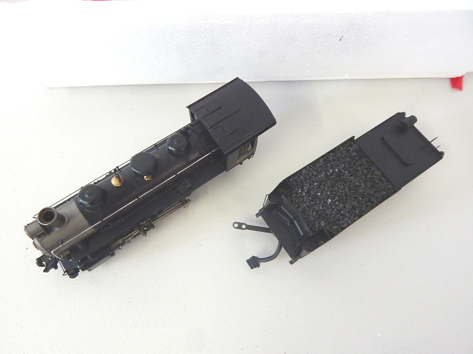 Weaver USRA 0-6-0 3-Rail Steam Engine with Nickel Plate Road Tender L/E 28/50