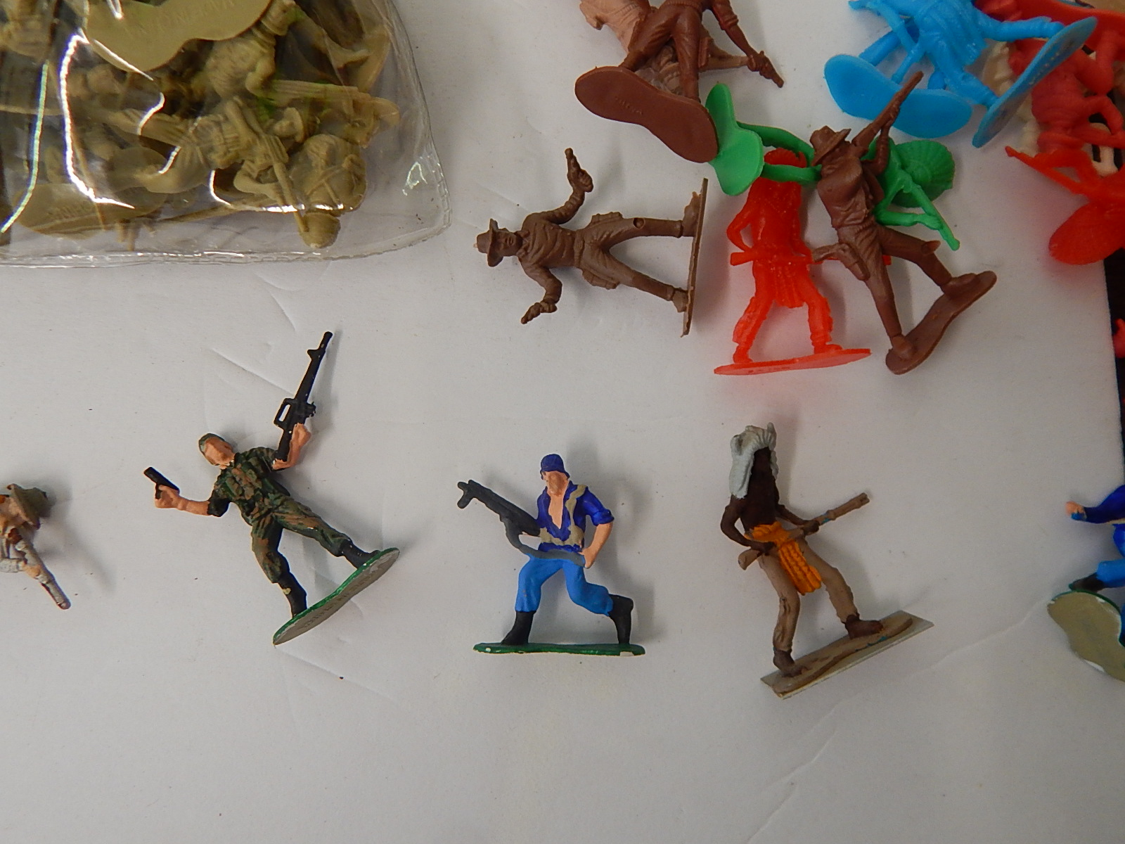 Vintage O-Gauge Train Model Kits and Figures - Some Hand-Painted