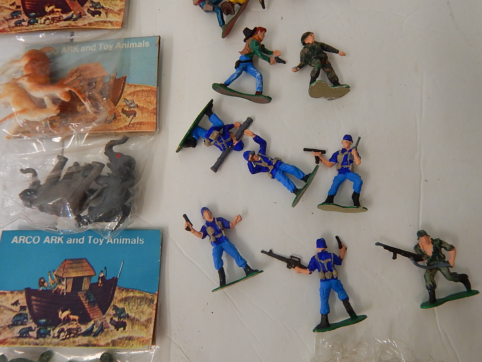 Vintage O-Gauge Train Model Kits and Figures - Some Hand-Painted