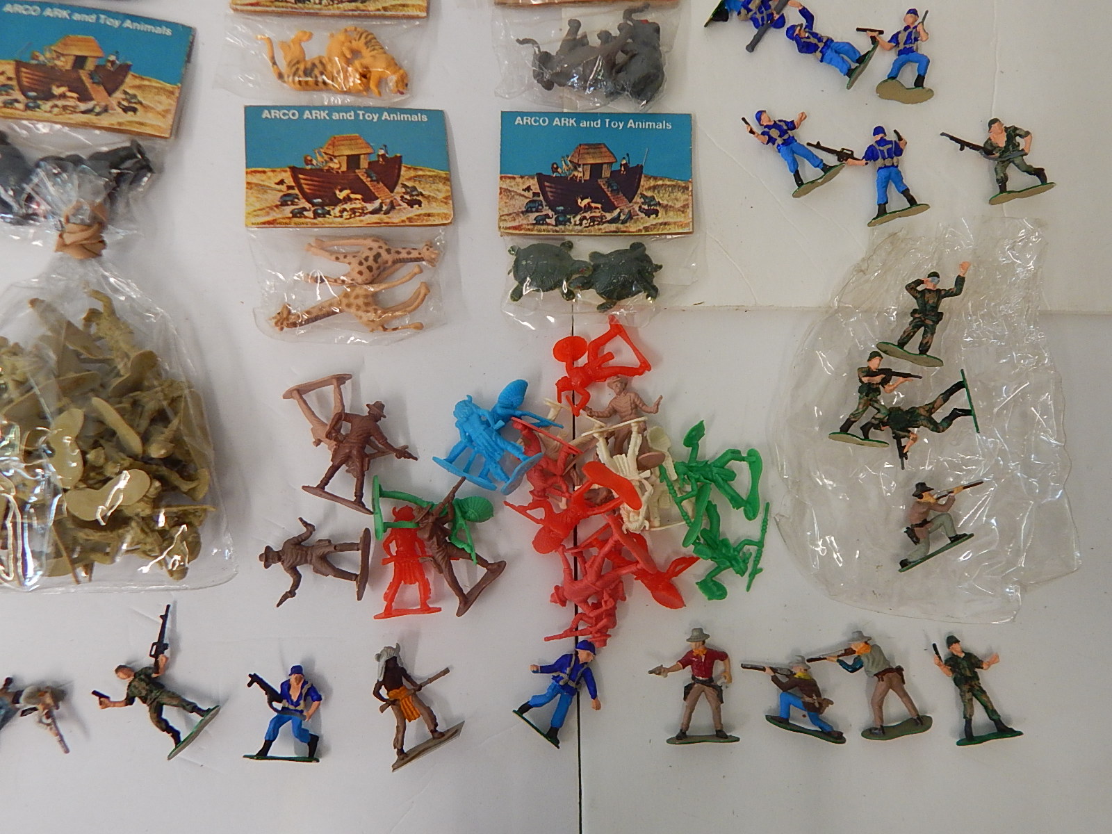 Vintage O-Gauge Train Model Kits and Figures - Some Hand-Painted