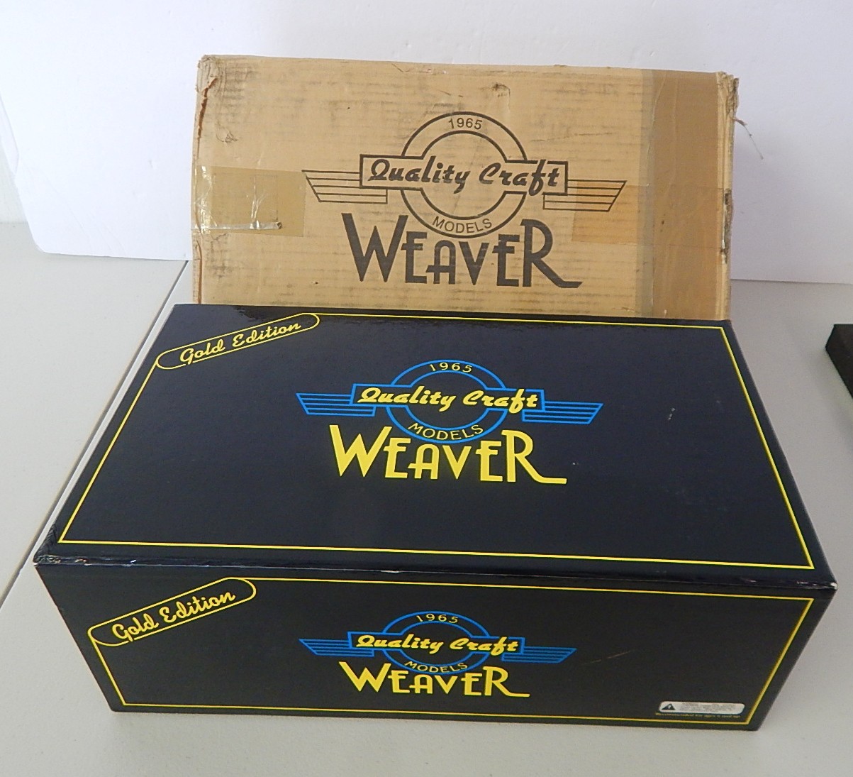 Weaver Baldwin 2-8-0 Consolidation Steam Engine and Tender with Box Gold Edition