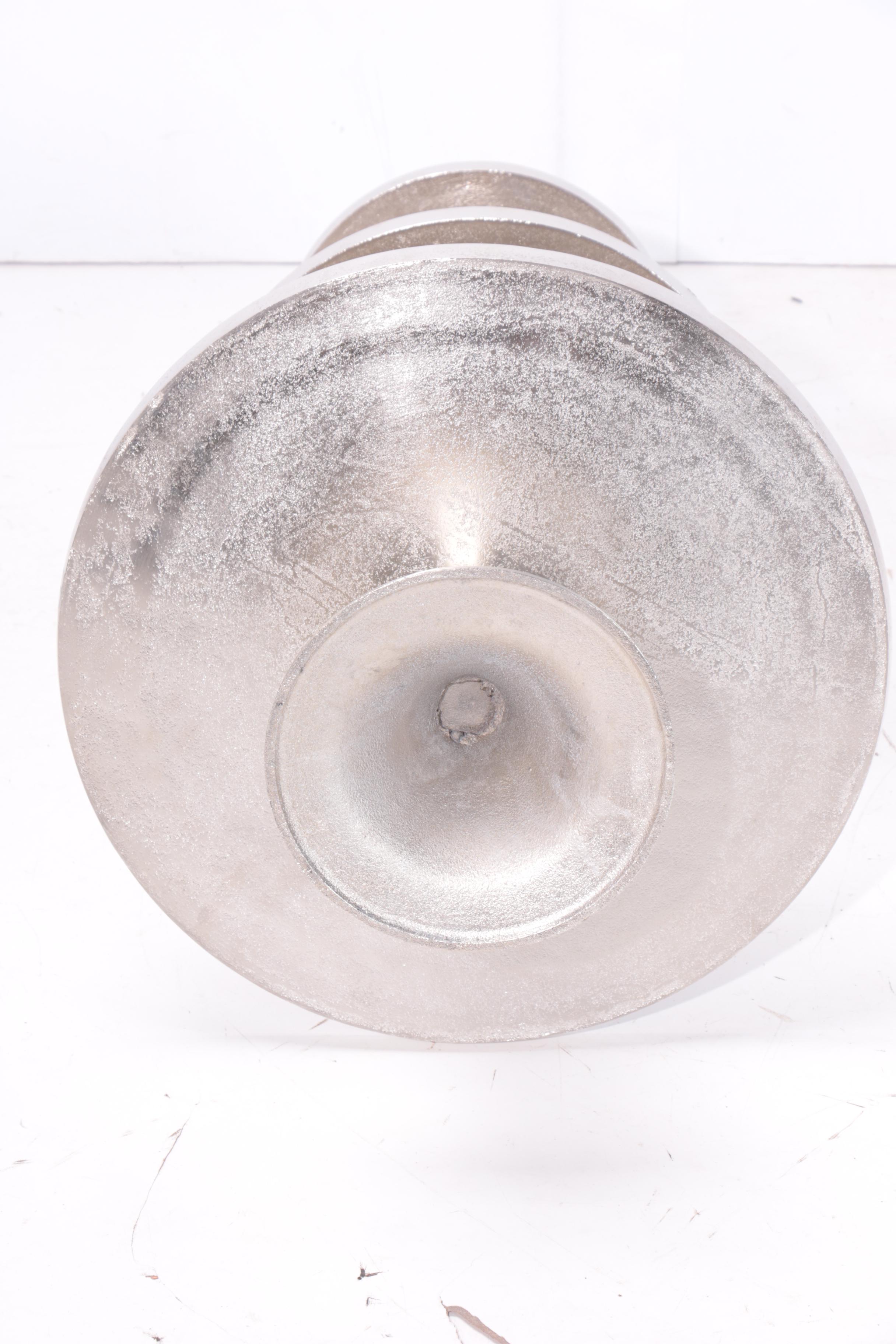 "Milan" Three-Tier Display