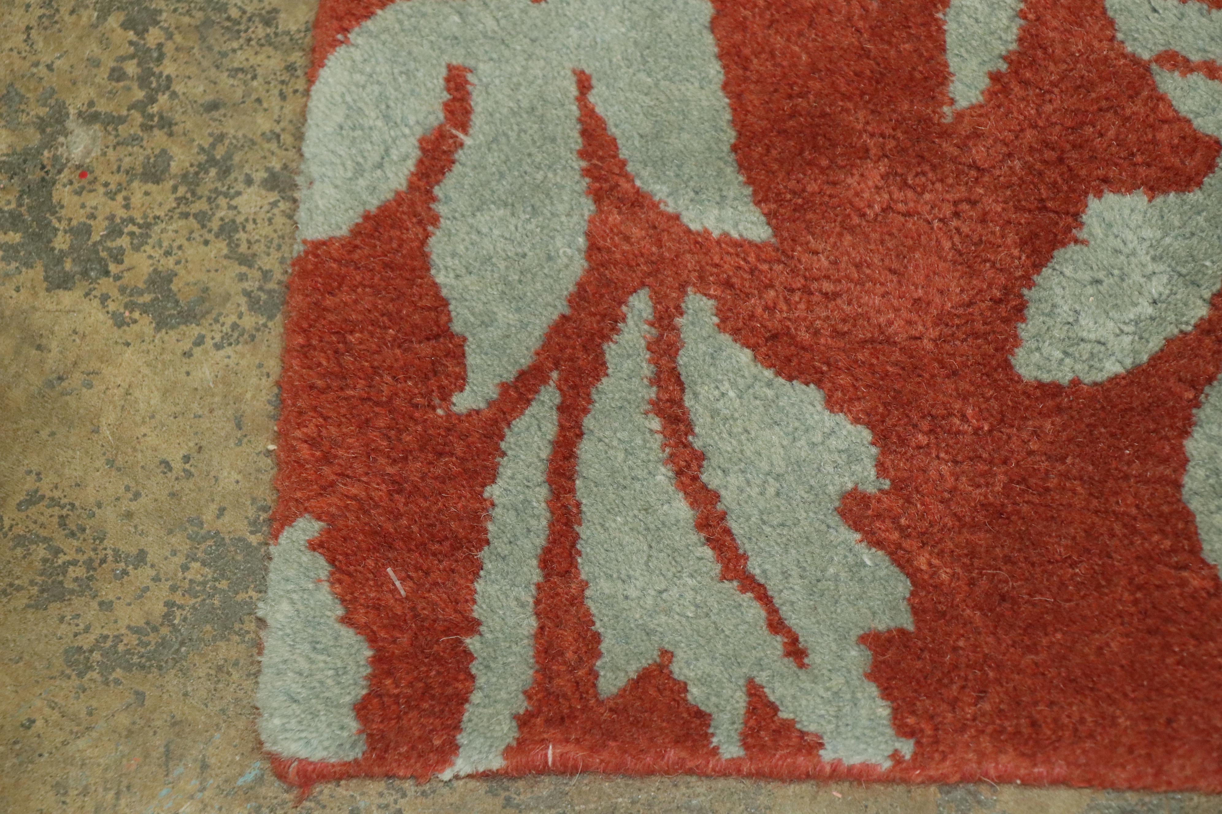 Power-Loomed Woolmark Indian Floral Area Rug