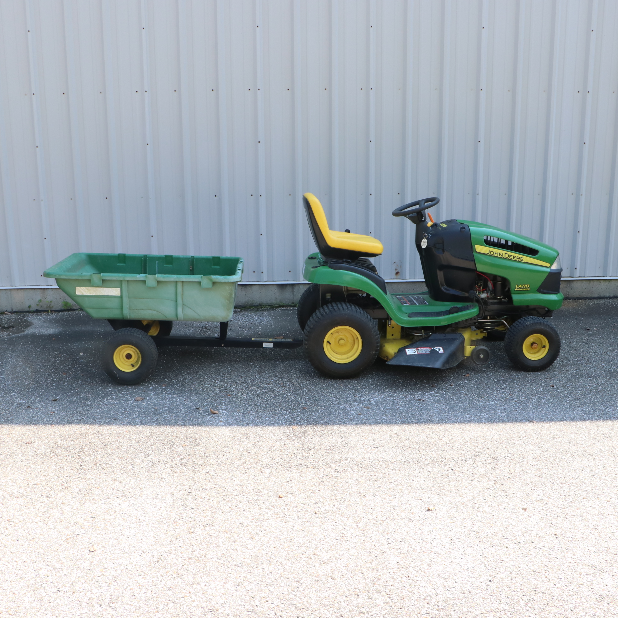 2007 John Deere LA110 Ride on Mower with Trailer