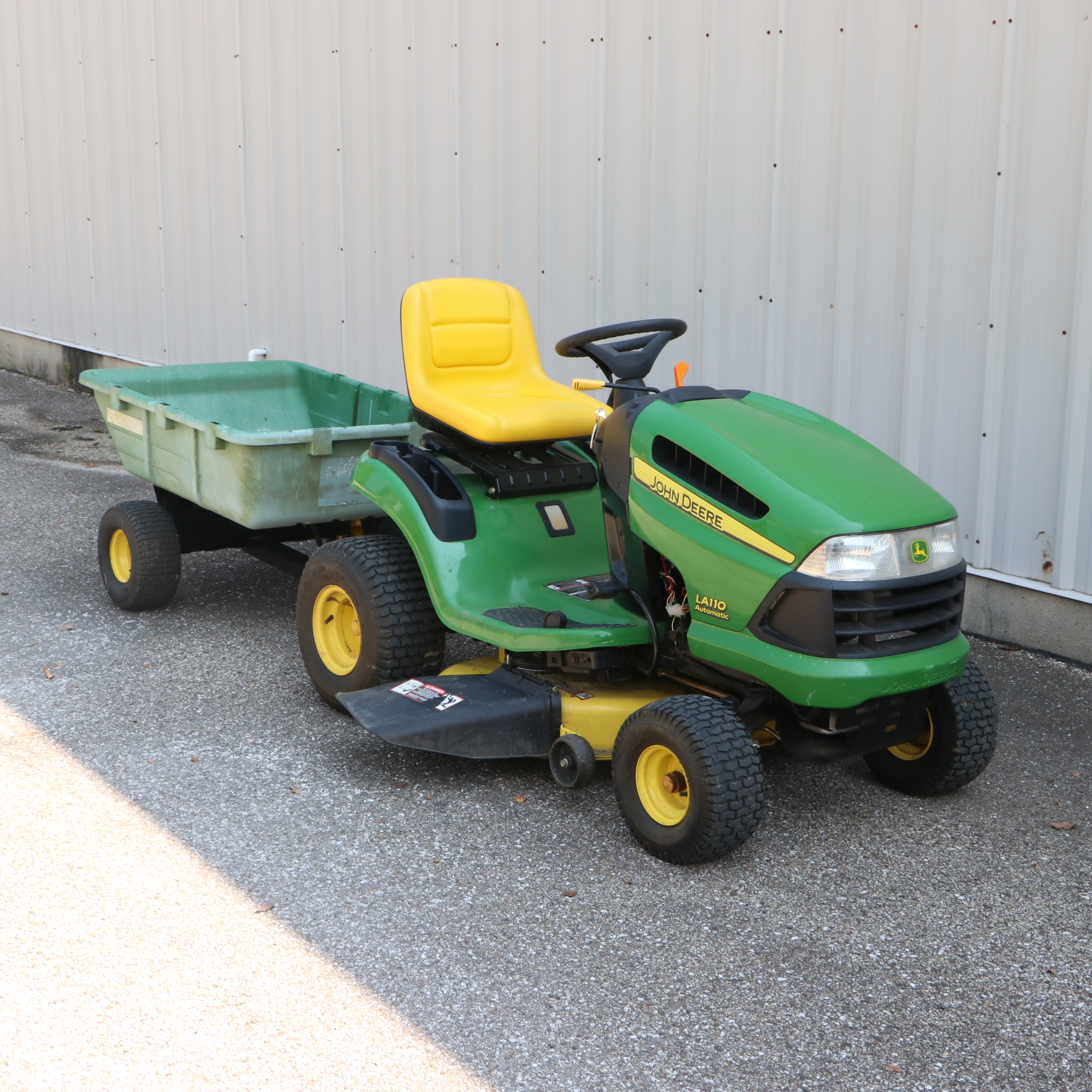 2007 John Deere LA110 Ride on Mower with Trailer