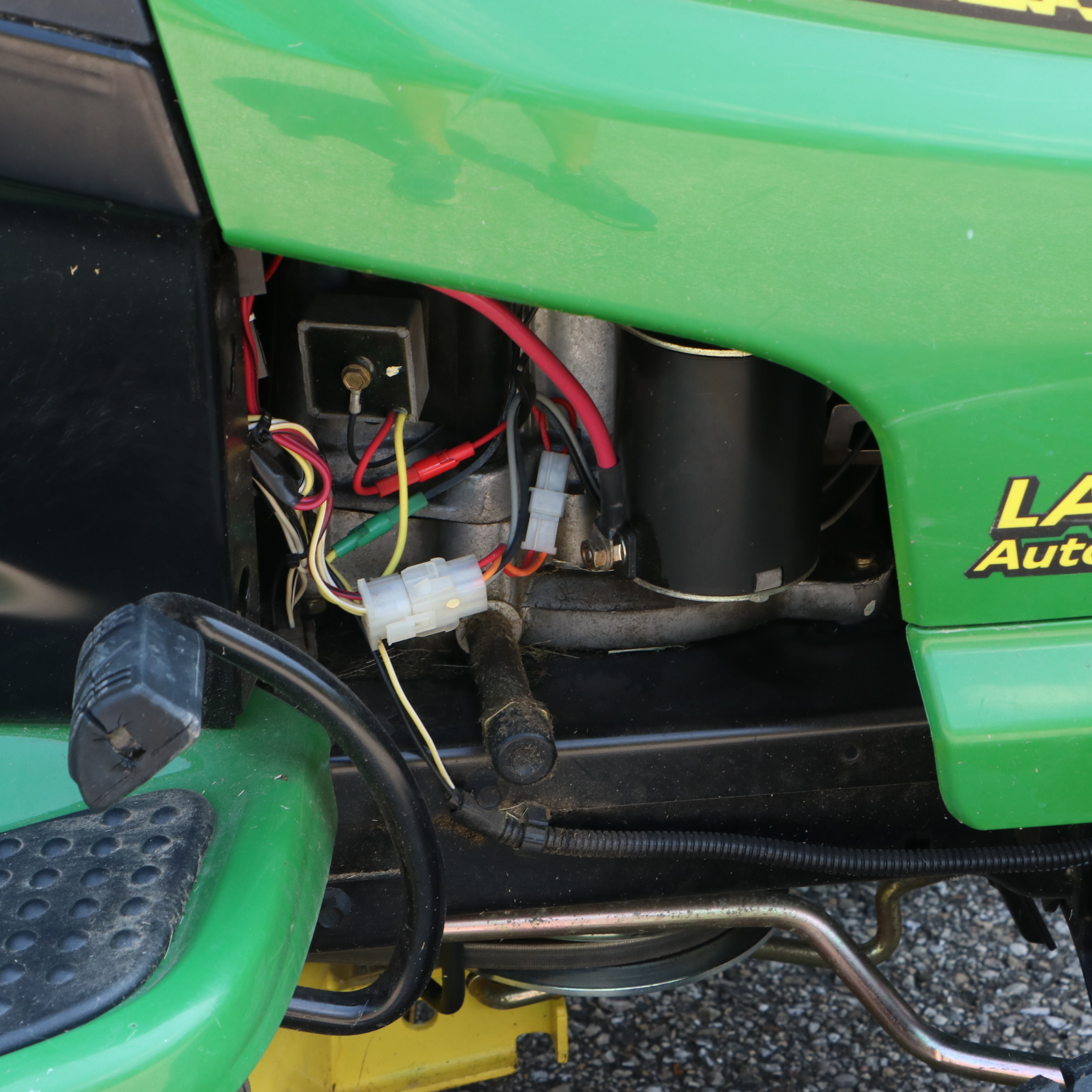 2007 John Deere LA110 Ride on Mower with Trailer