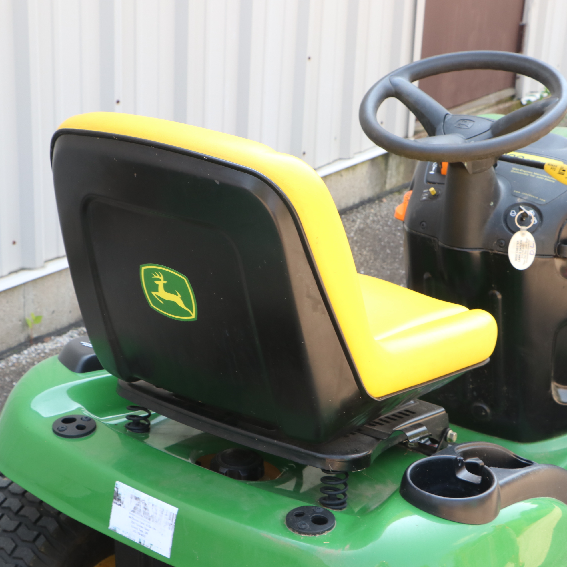 2007 John Deere LA110 Ride on Mower with Trailer