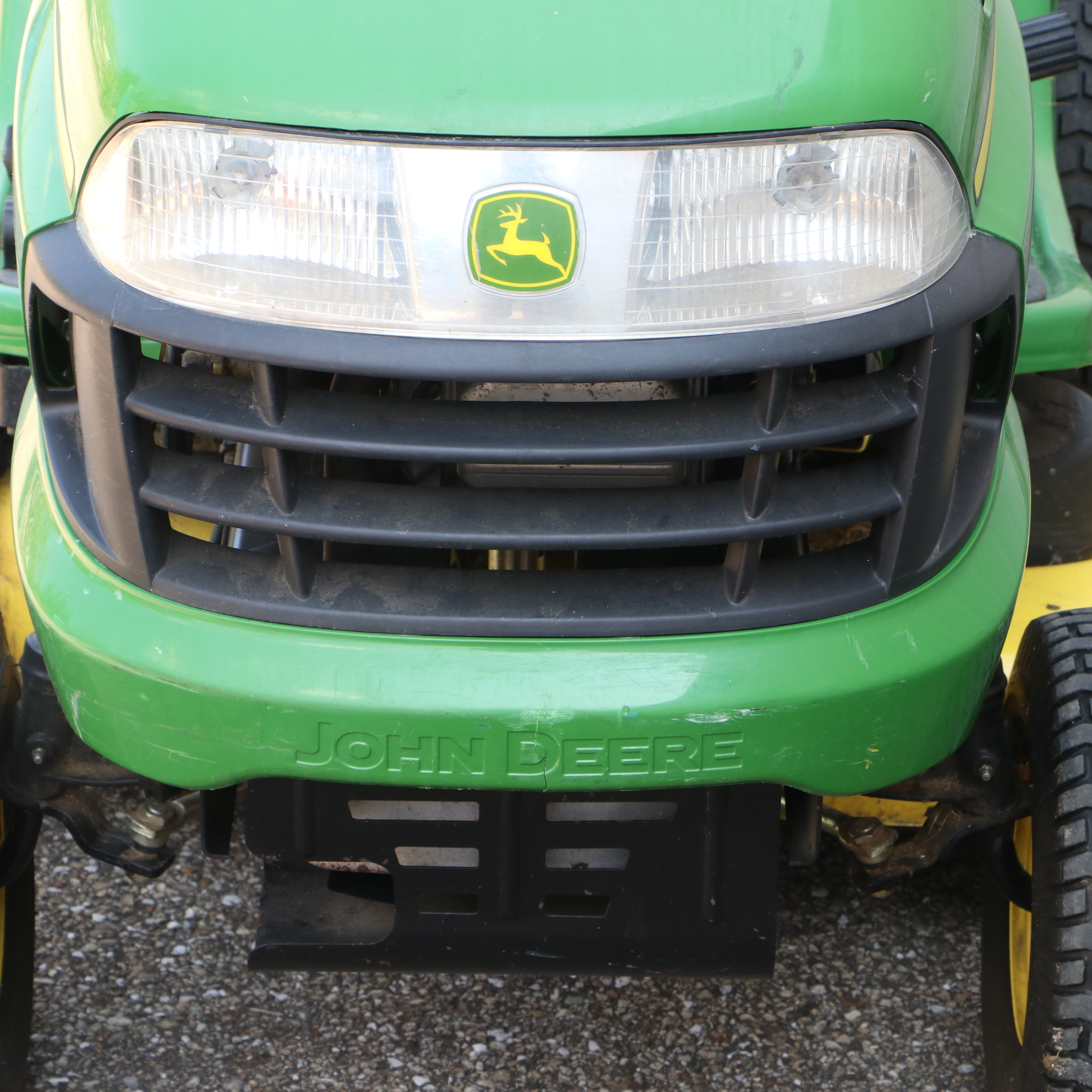 2007 John Deere LA110 Ride on Mower with Trailer