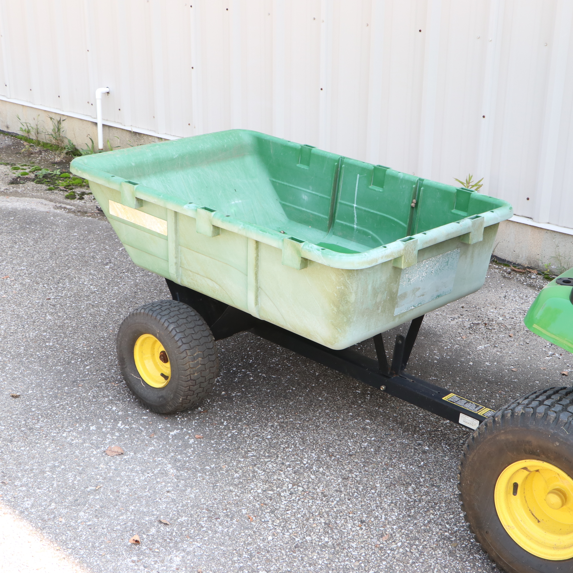 2007 John Deere LA110 Ride on Mower with Trailer