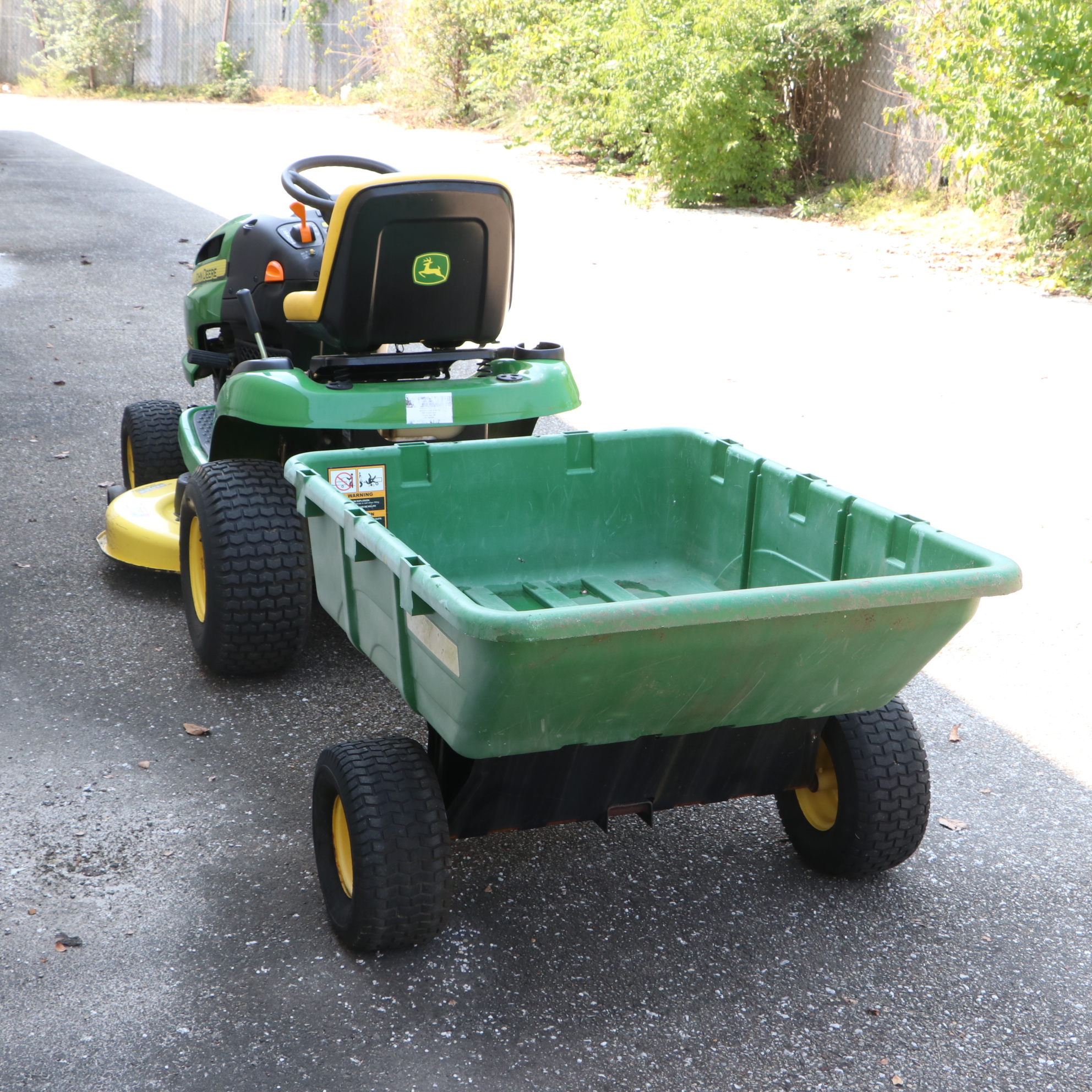 2007 John Deere LA110 Ride on Mower with Trailer