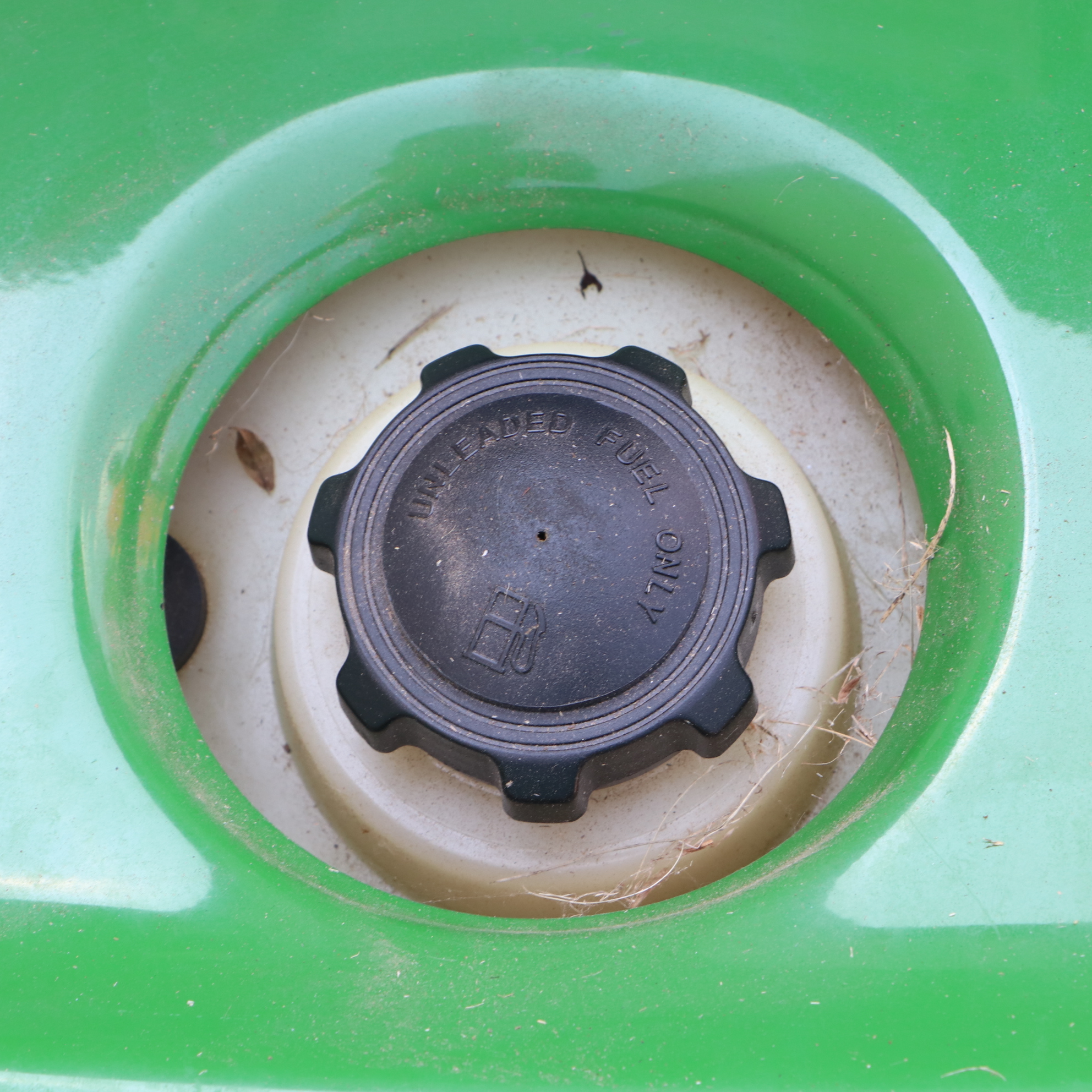 2007 John Deere LA110 Ride on Mower with Trailer