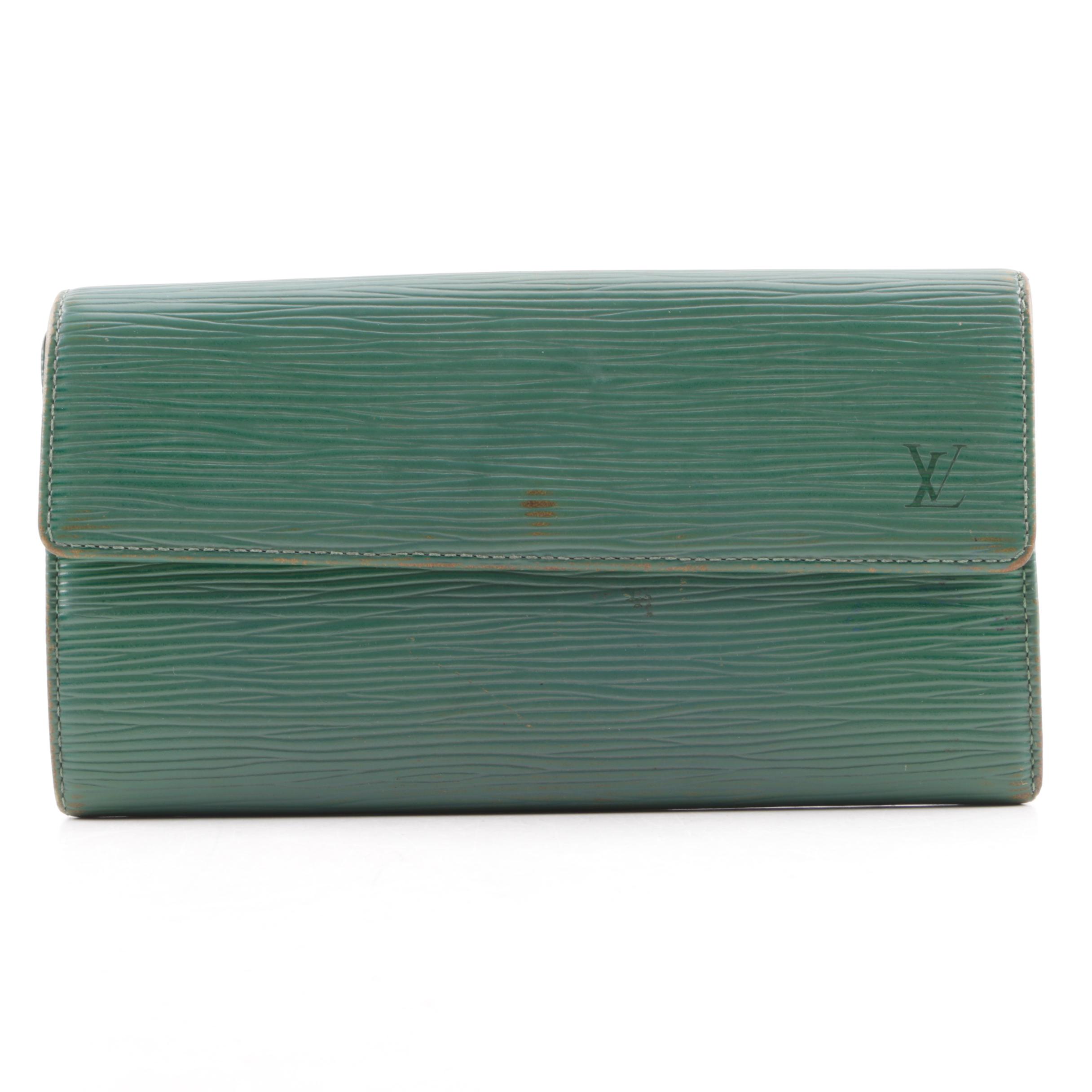 1996 Louis Vuitton Borneo Green Epi Leather Sarah Wallet