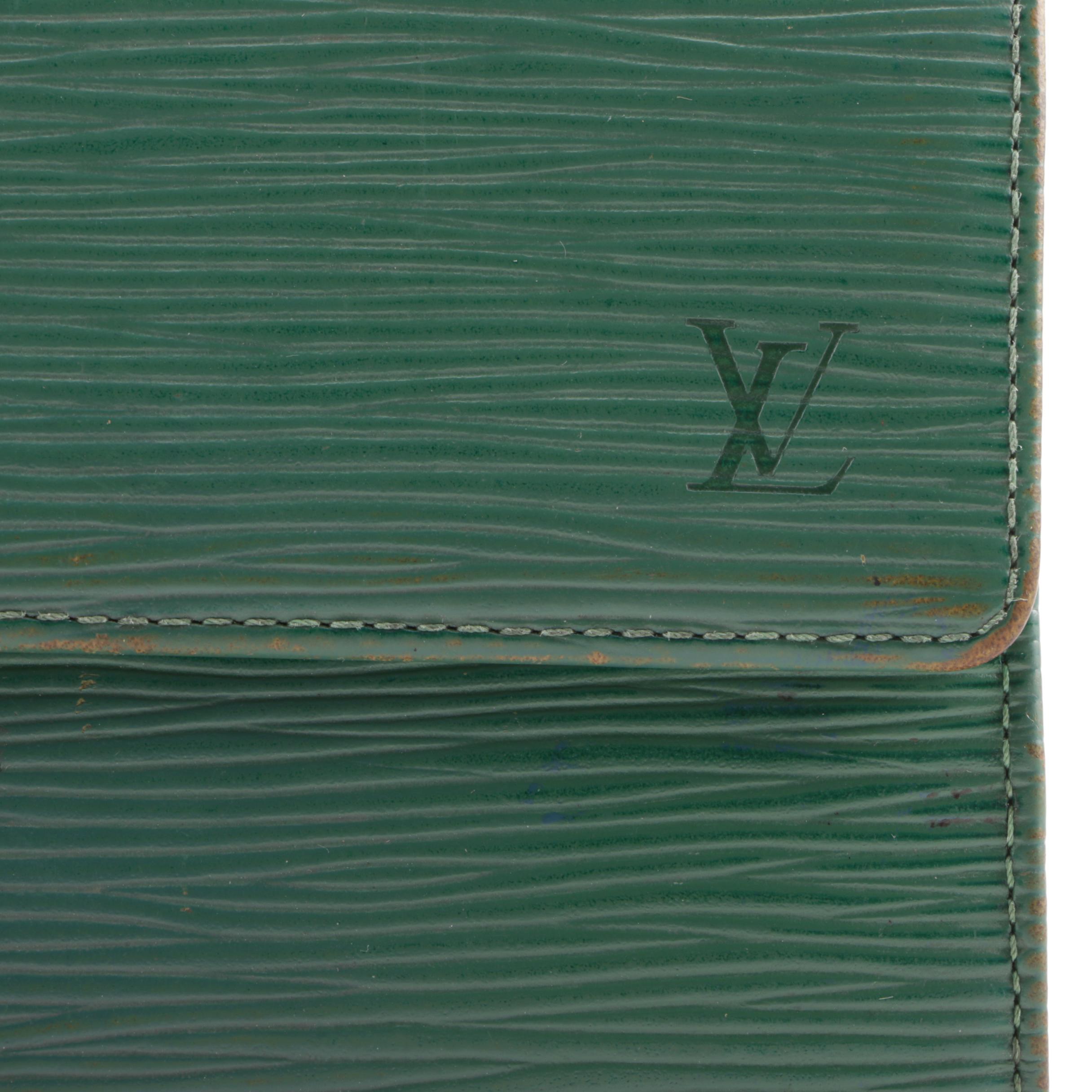 1996 Louis Vuitton Borneo Green Epi Leather Sarah Wallet
