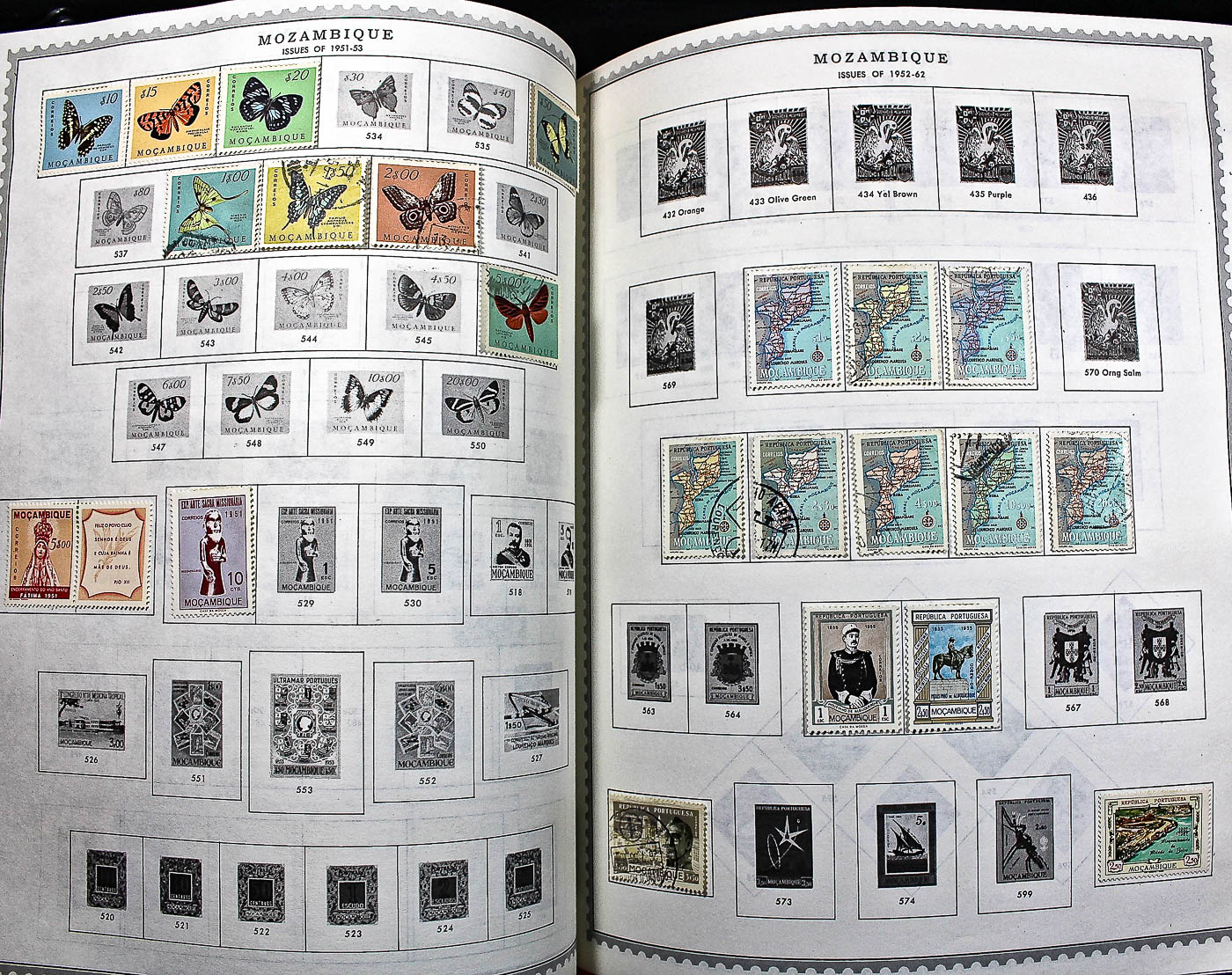 "The Supreme Global Stamp Album" Including Stamps