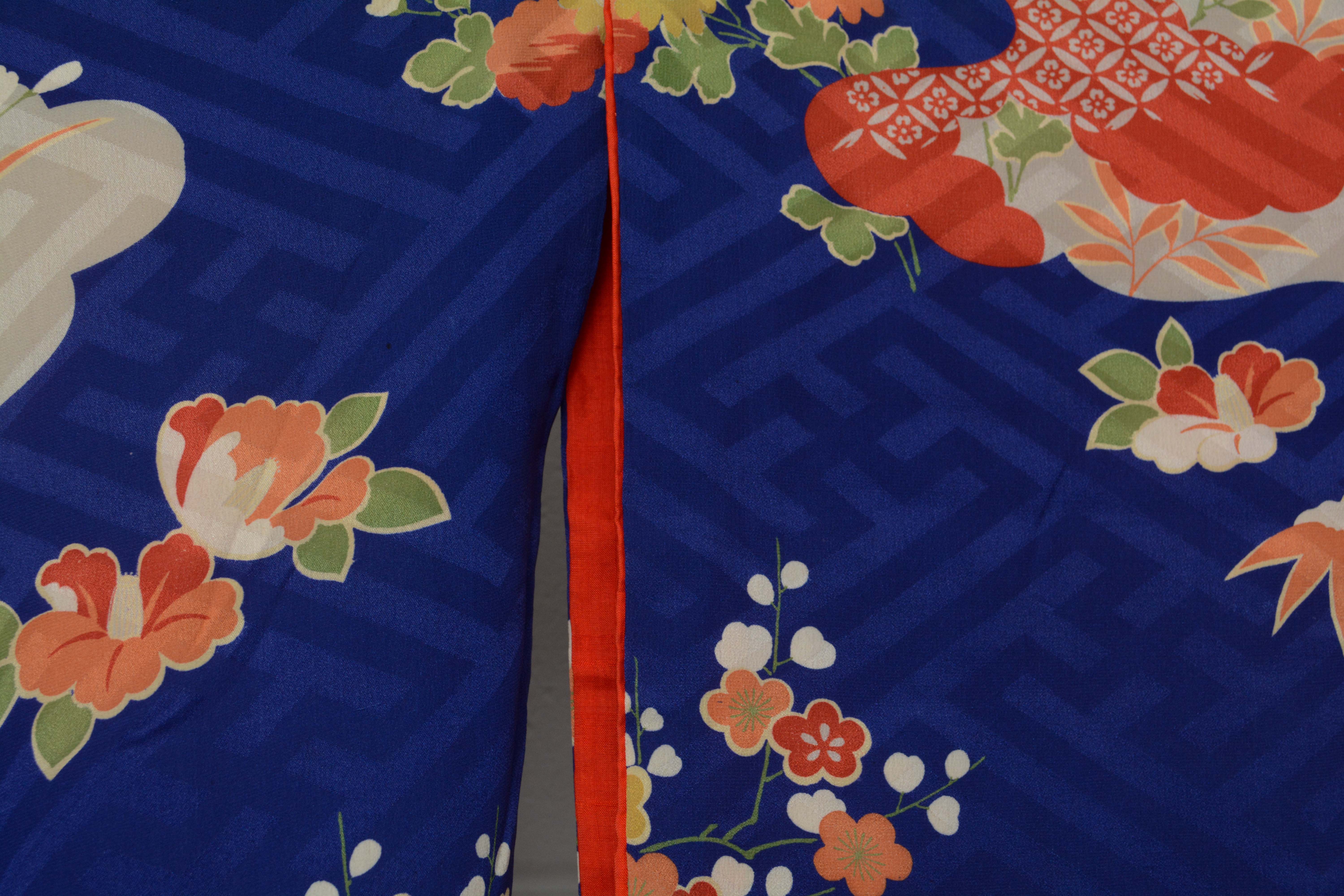 Circa 1915 Antique Japanese Handwoven Silk Damask Komon Kimono