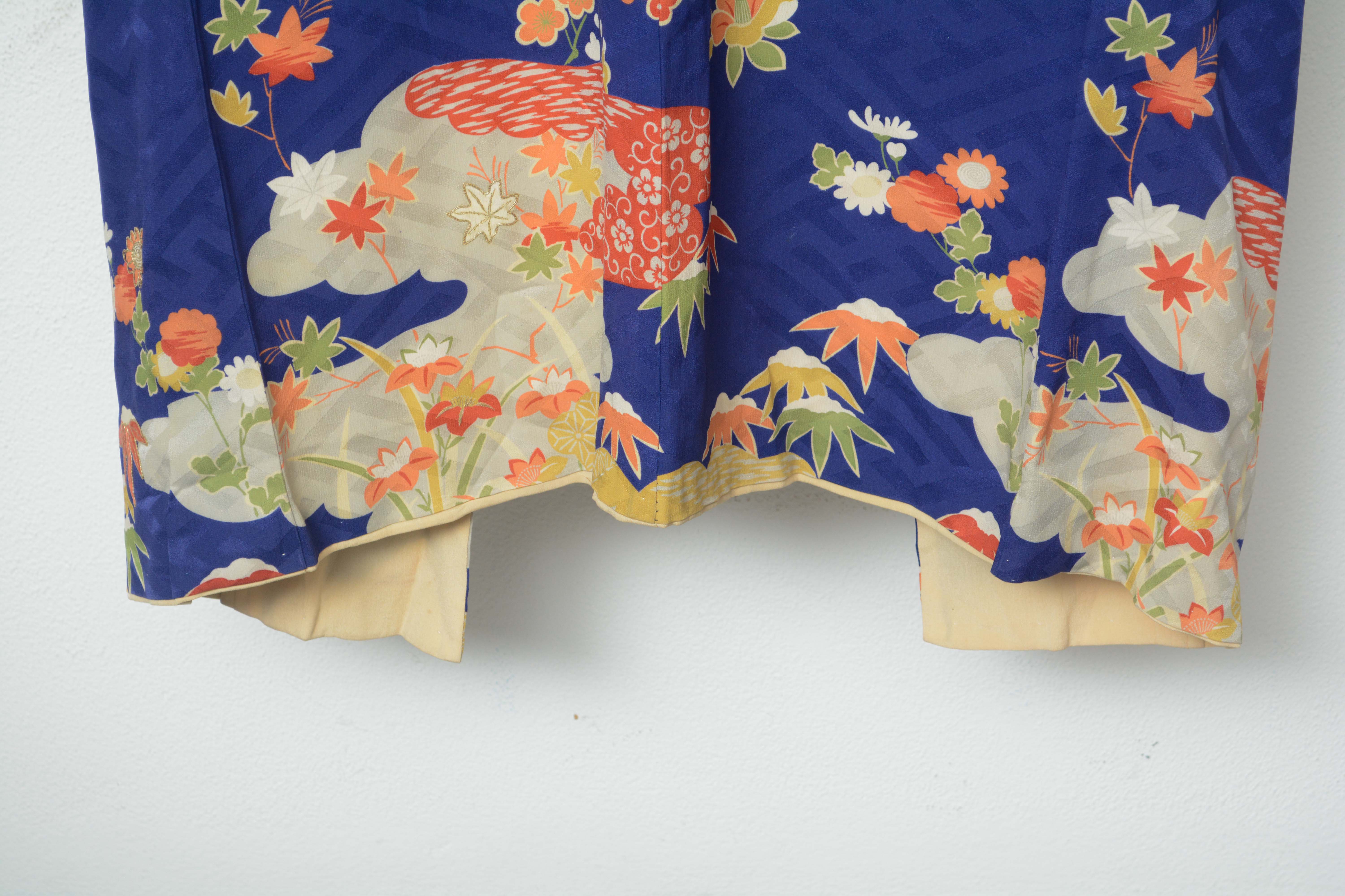 Circa 1915 Antique Japanese Handwoven Silk Damask Komon Kimono