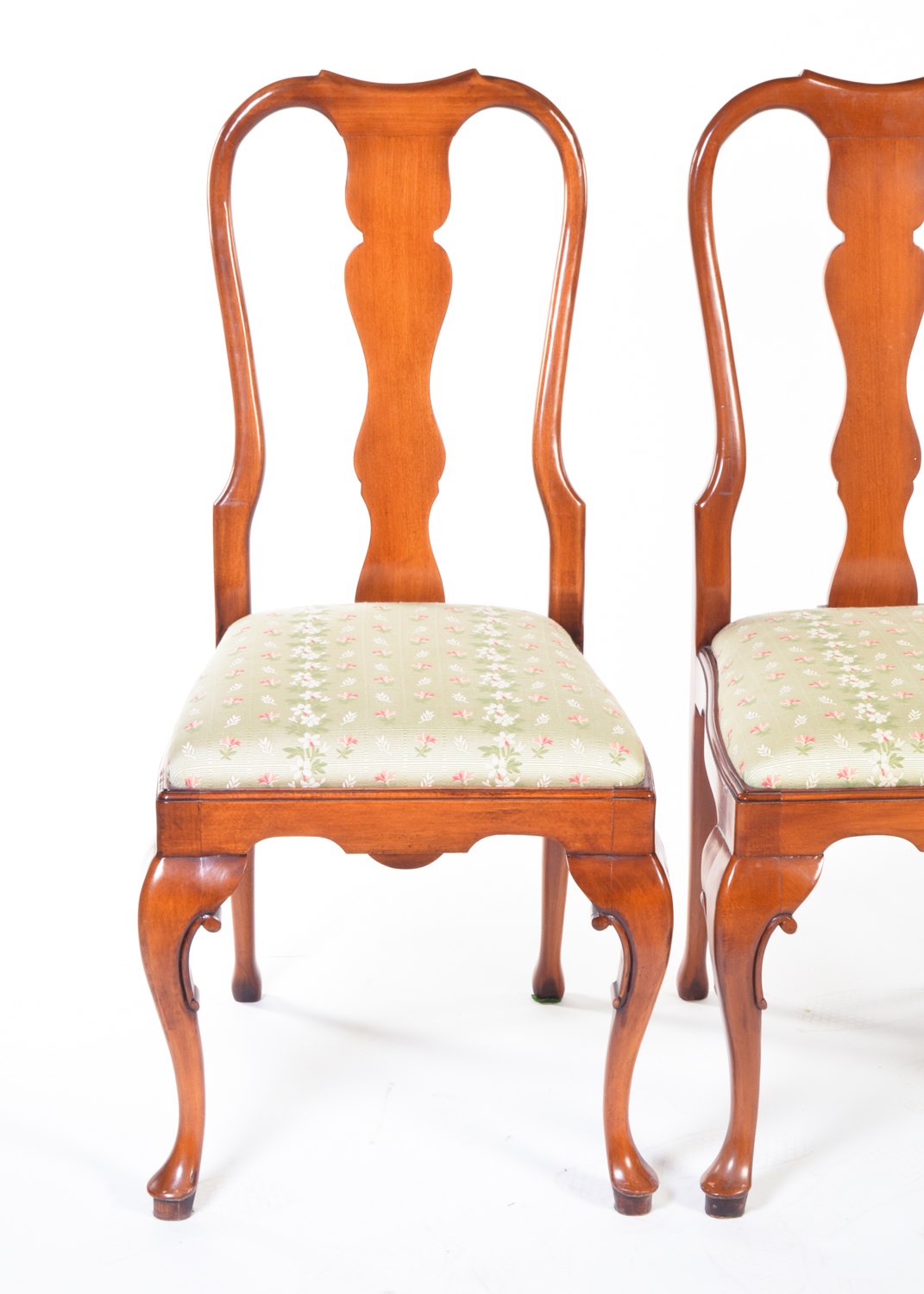 20th Century Federal Style Mahogany Dining Table with Twelve Chairs