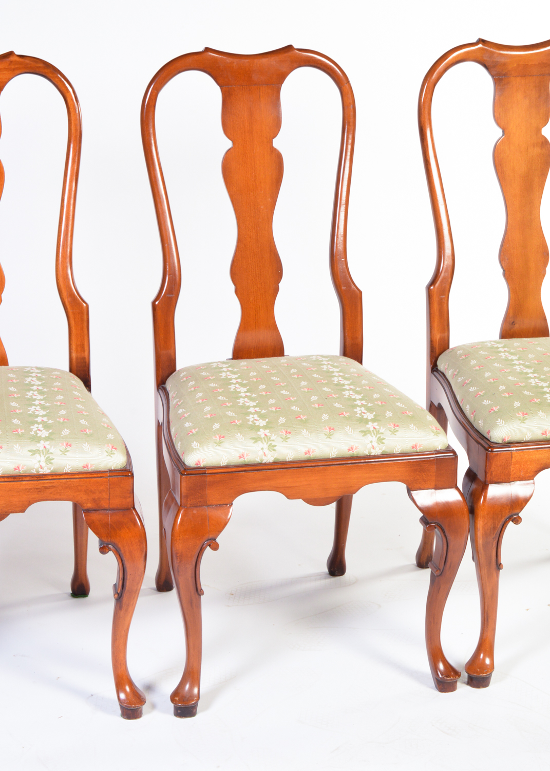 20th Century Federal Style Mahogany Dining Table with Twelve Chairs