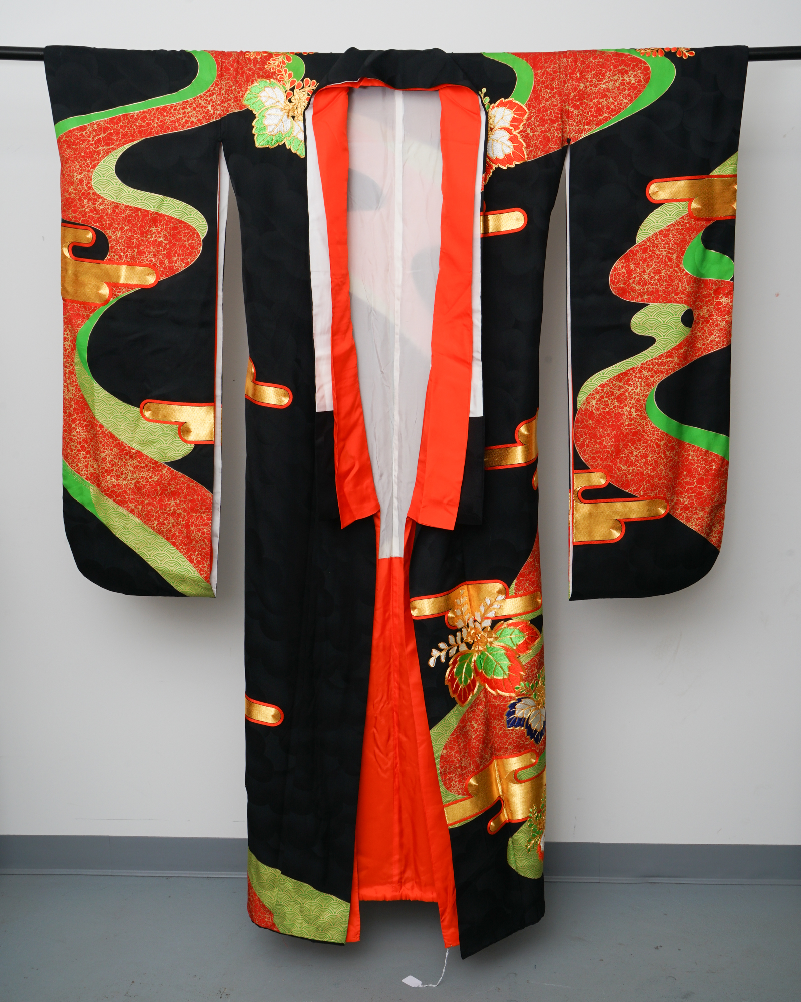 Circa 1950s Vintage Japanese Handwoven Silk Damask Kakashita Kimono