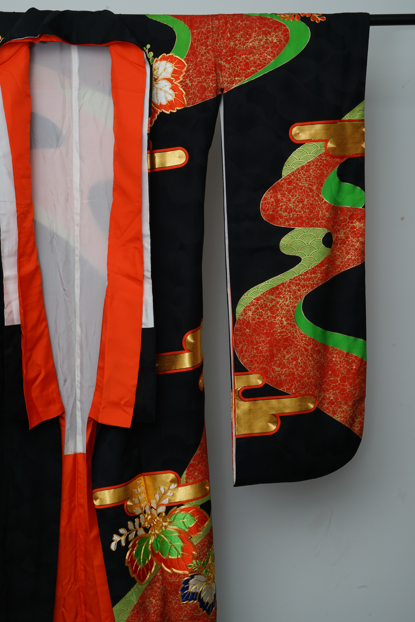 Circa 1950s Vintage Japanese Handwoven Silk Damask Kakashita Kimono