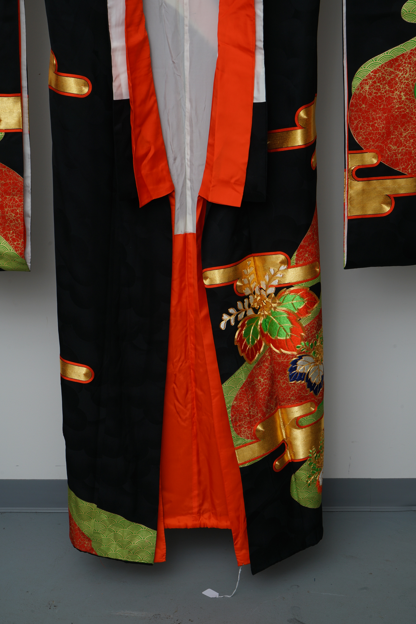 Circa 1950s Vintage Japanese Handwoven Silk Damask Kakashita Kimono