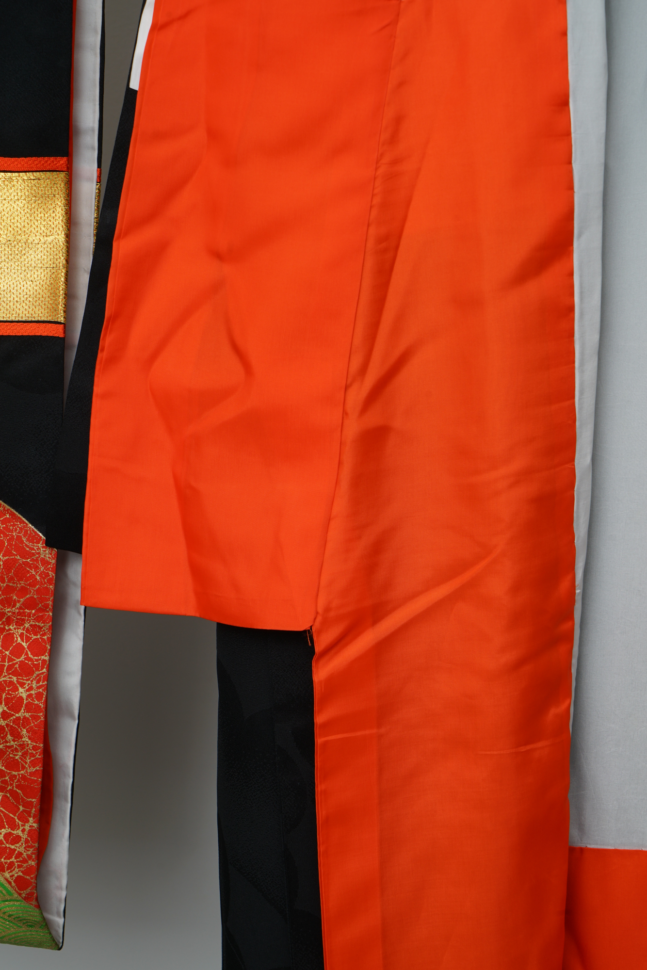 Circa 1950s Vintage Japanese Handwoven Silk Damask Kakashita Kimono