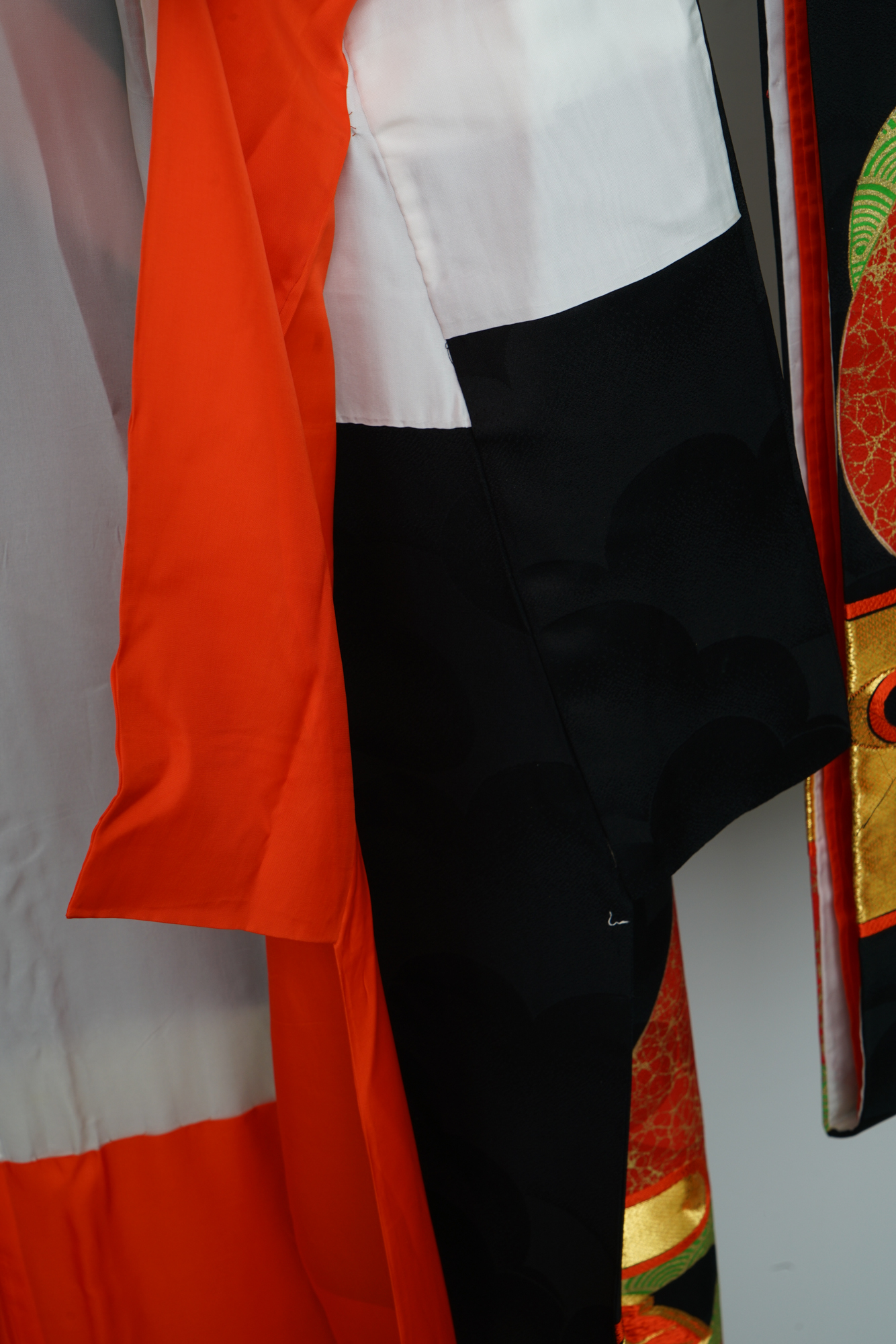 Circa 1950s Vintage Japanese Handwoven Silk Damask Kakashita Kimono