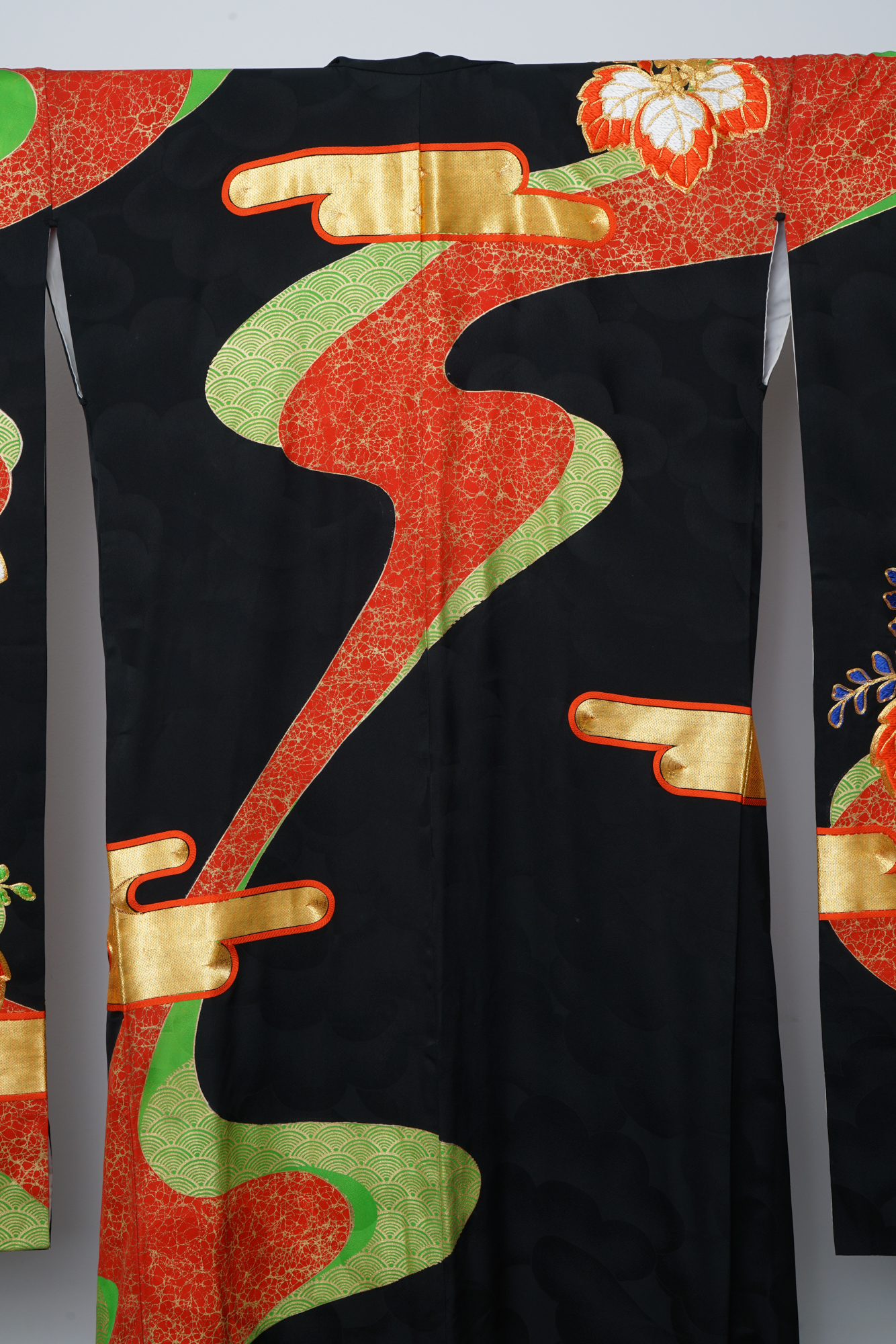 Circa 1950s Vintage Japanese Handwoven Silk Damask Kakashita Kimono