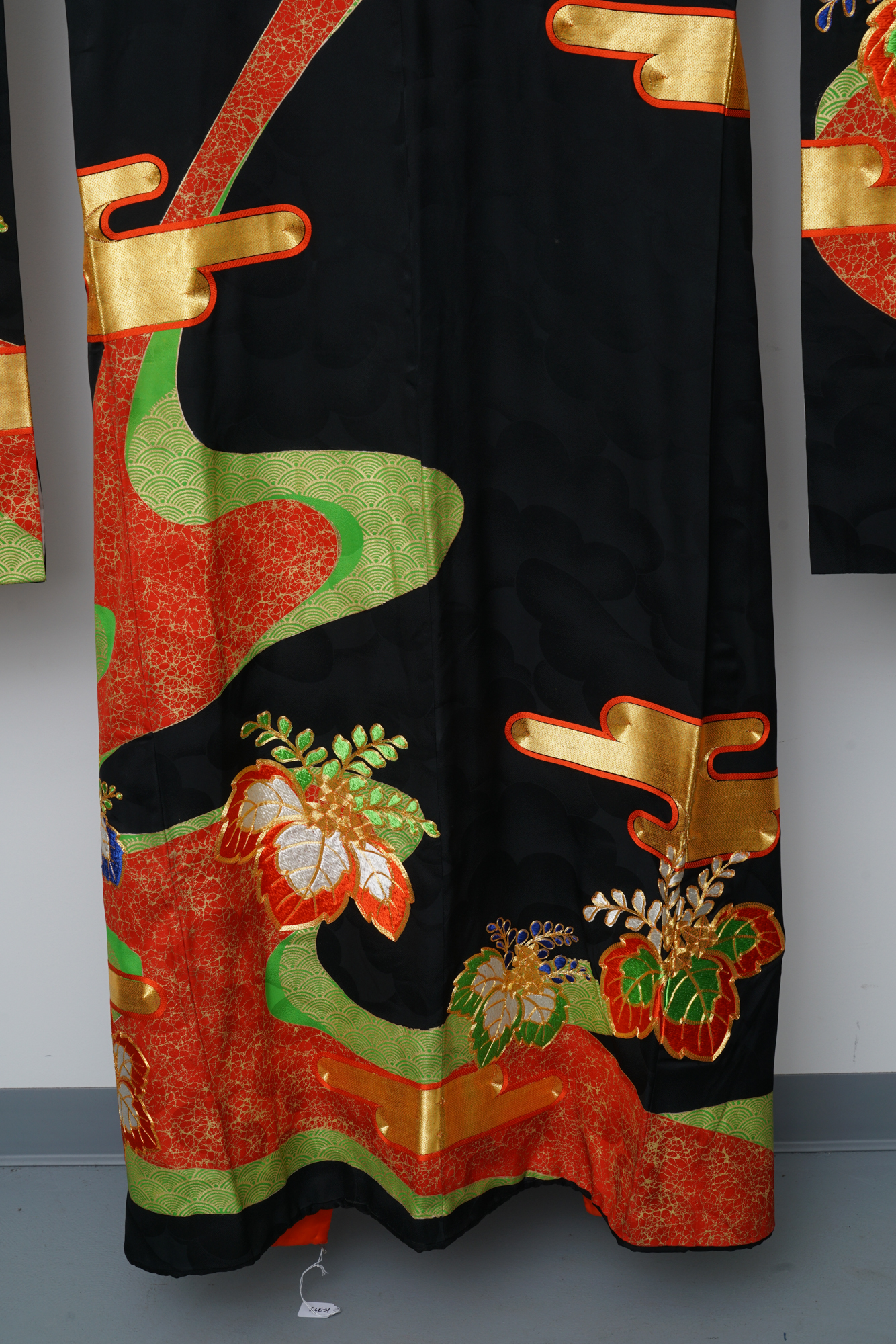 Circa 1950s Vintage Japanese Handwoven Silk Damask Kakashita Kimono