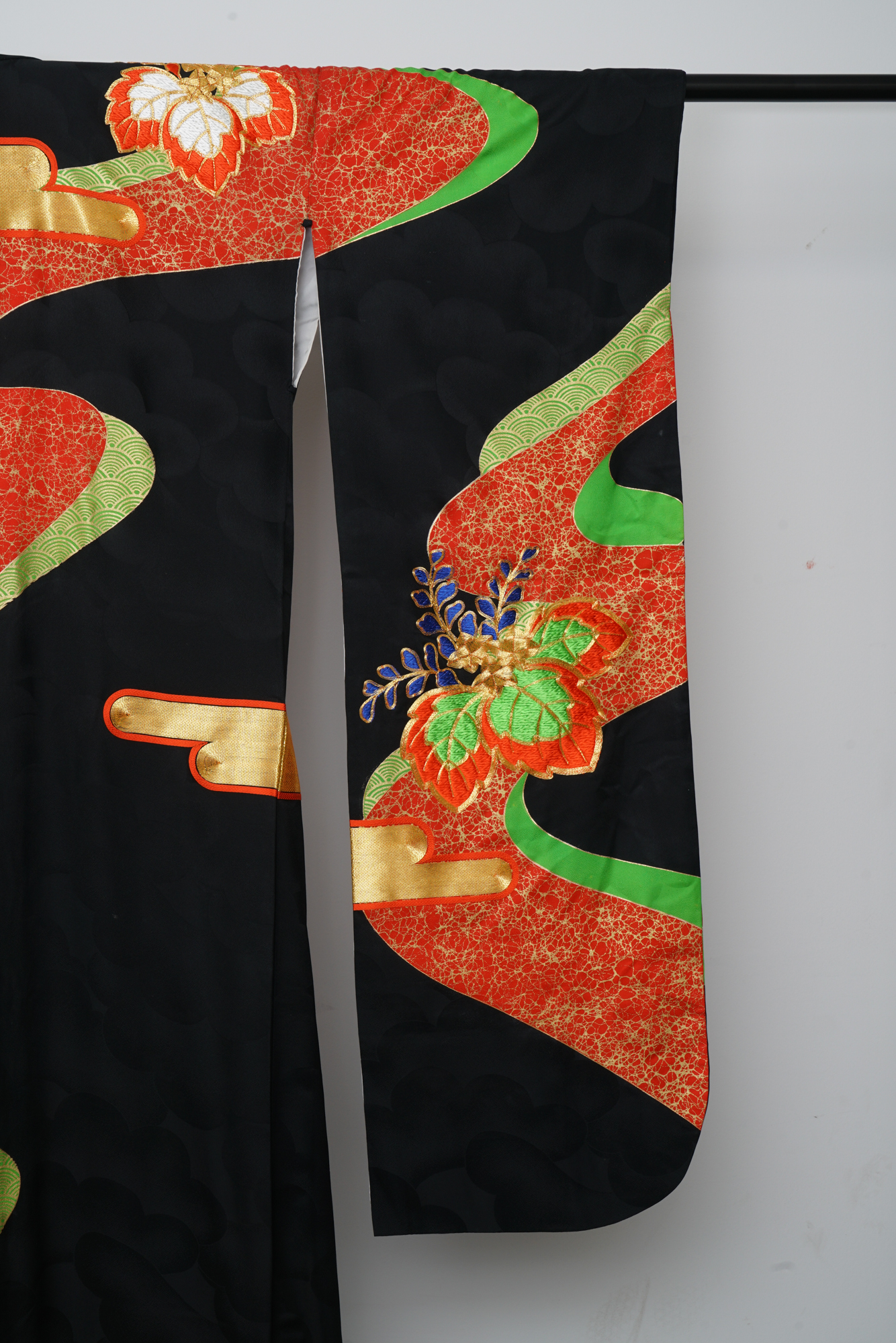 Circa 1950s Vintage Japanese Handwoven Silk Damask Kakashita Kimono