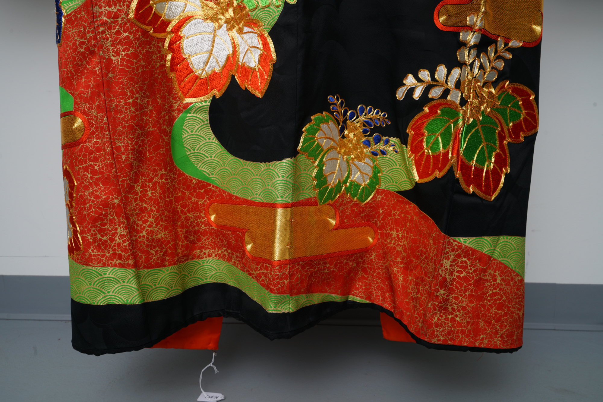 Circa 1950s Vintage Japanese Handwoven Silk Damask Kakashita Kimono