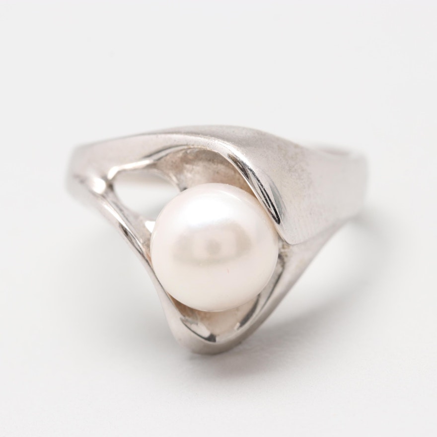 14K White Gold Cultured Pearl Ring