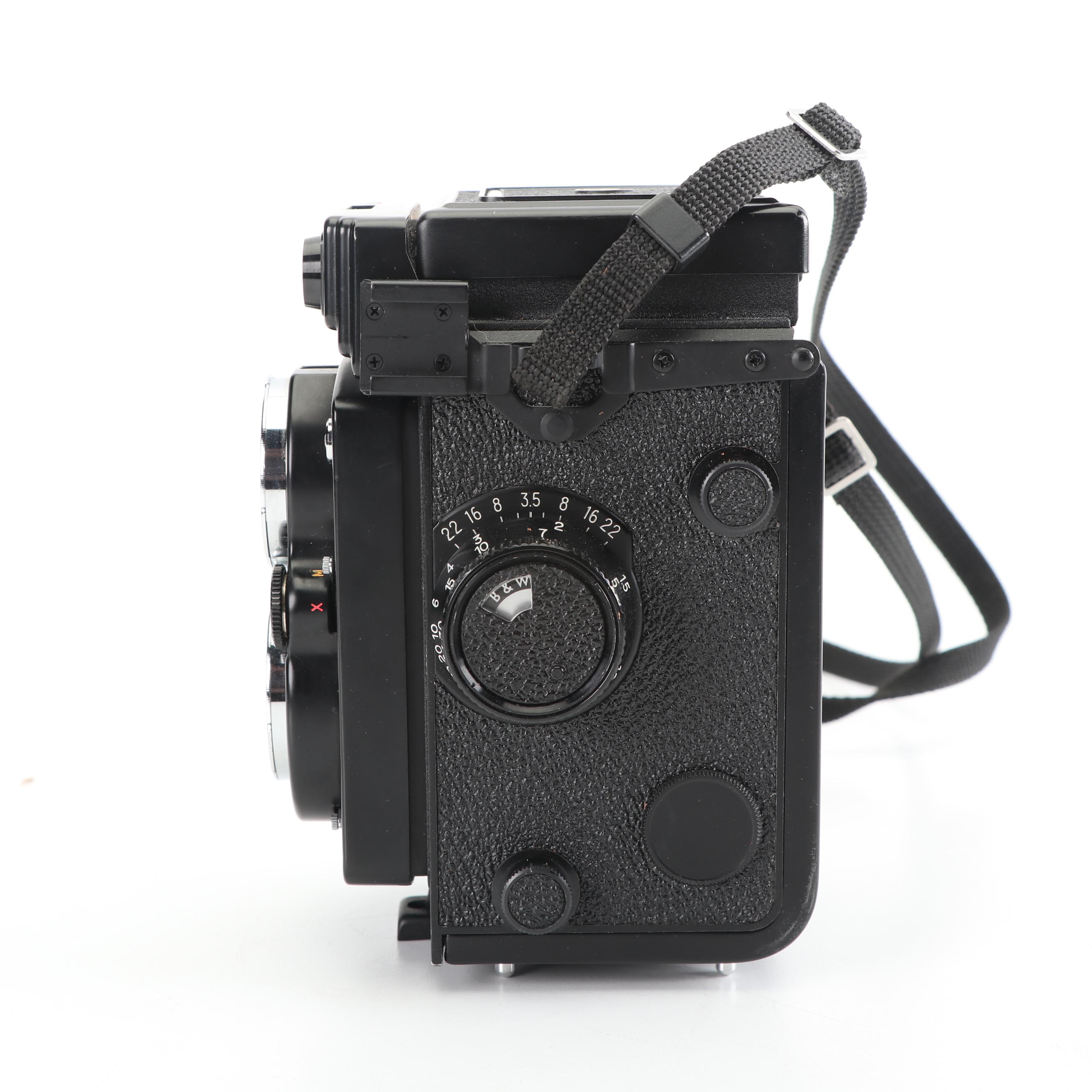 Yashica Medium Format TLR Camera MAT-124G