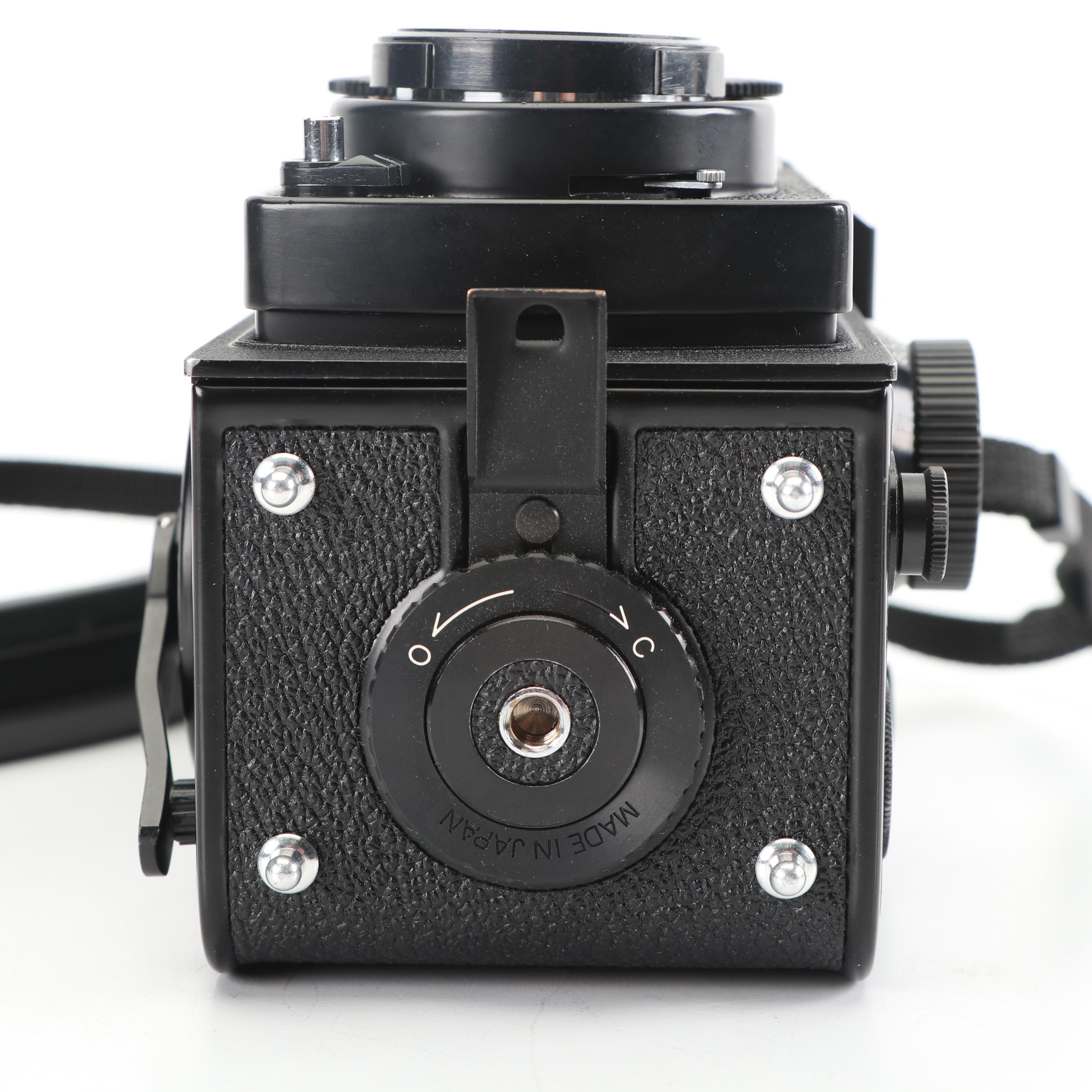 Yashica Medium Format TLR Camera MAT-124G