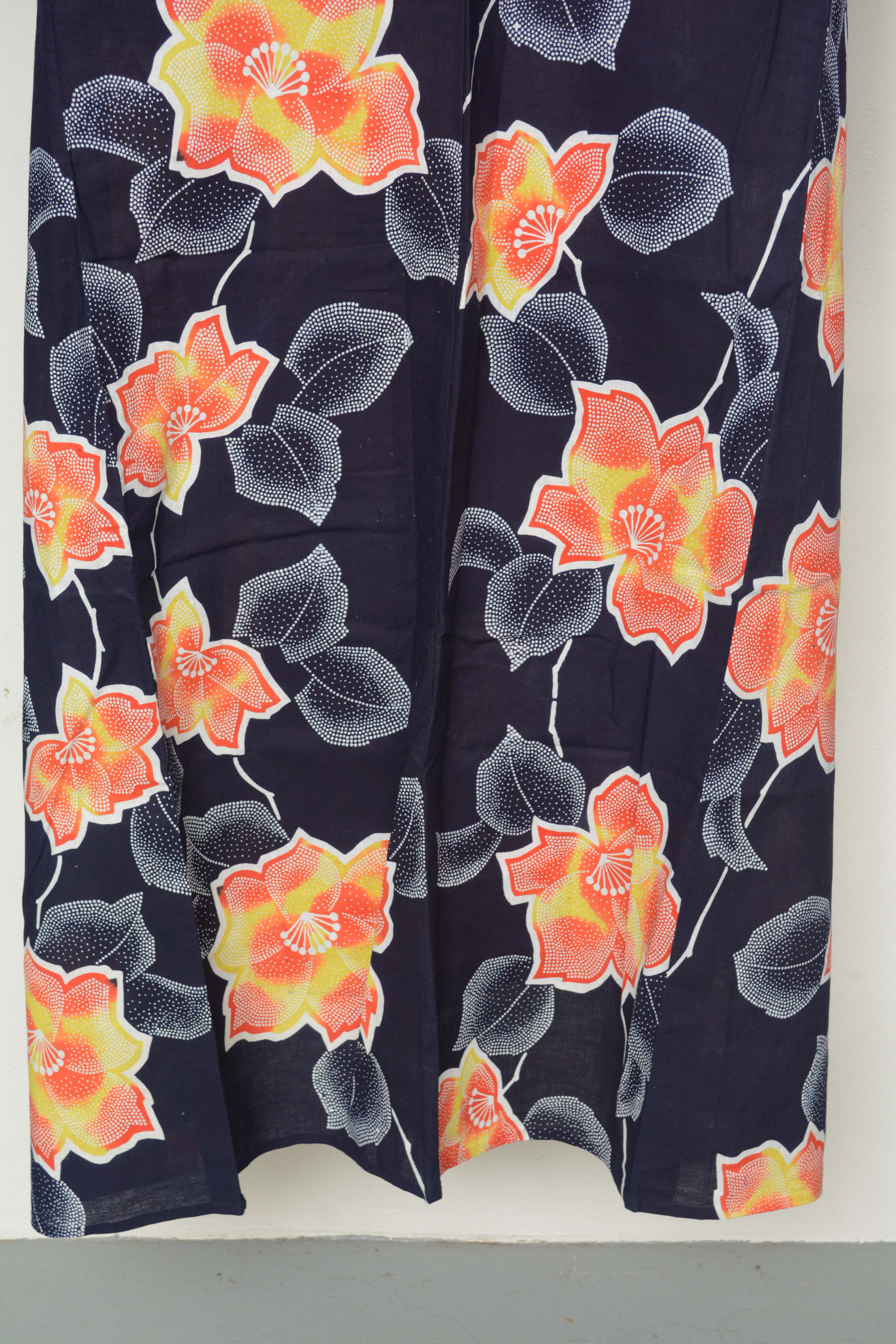 Circa 1960s Vintage Japanese Handwoven Cotton Yukata