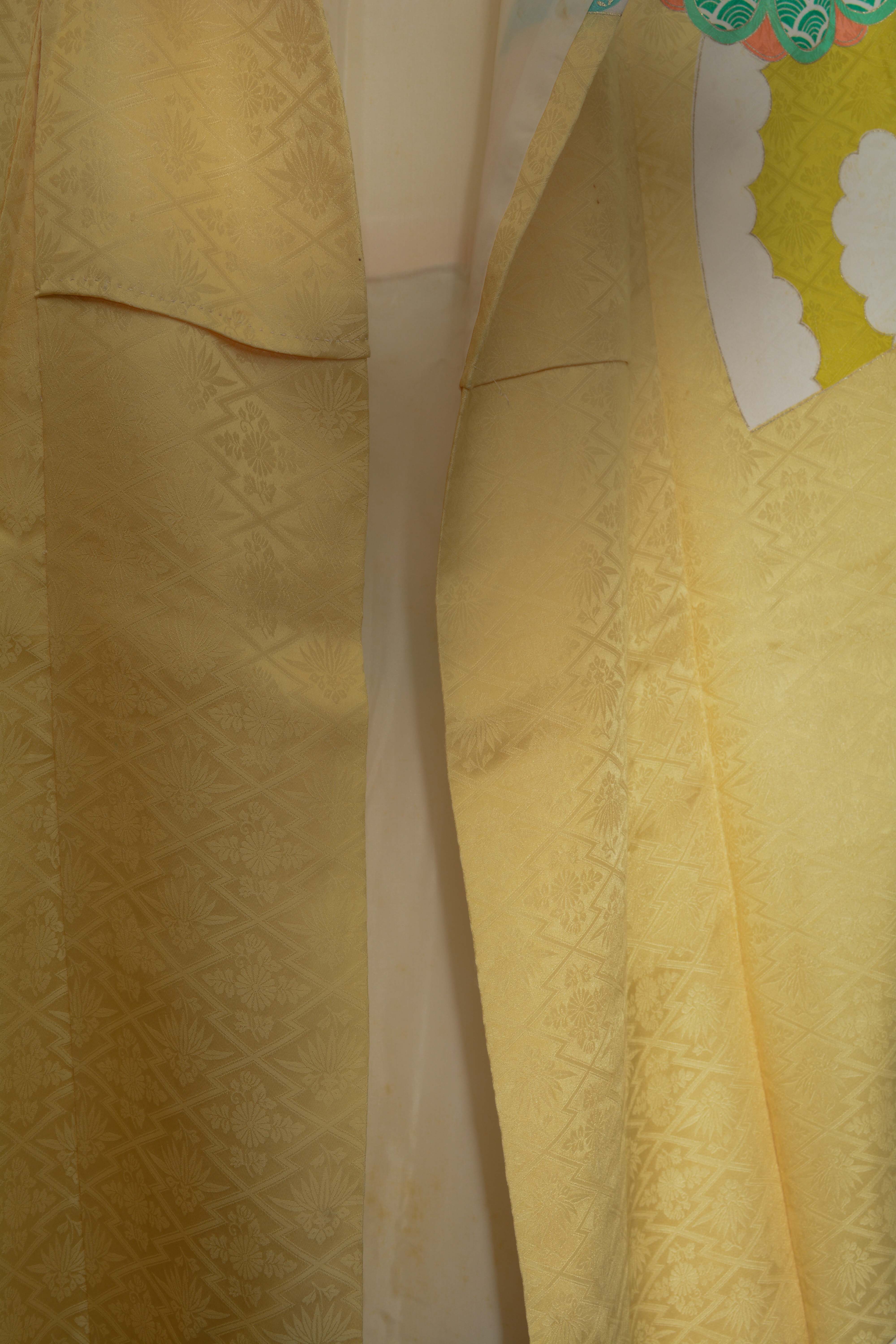 Circa 1940s Vintage Japanese Handwoven Silk Damask Furisode Kimono