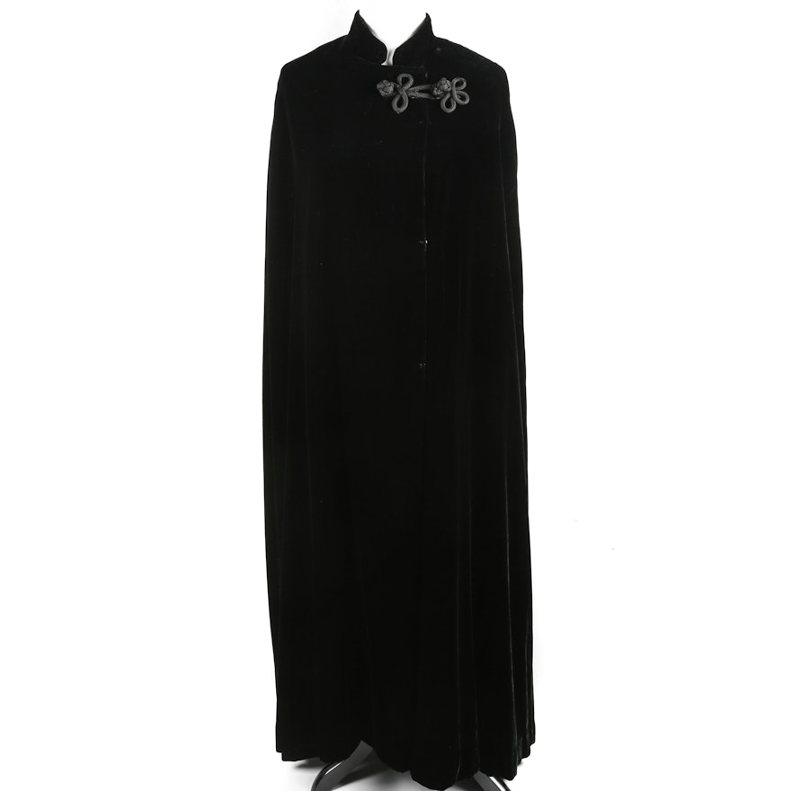 Women's Vintage Victorian Inspired Queen of the Capes Velvet Floor-Length Cape