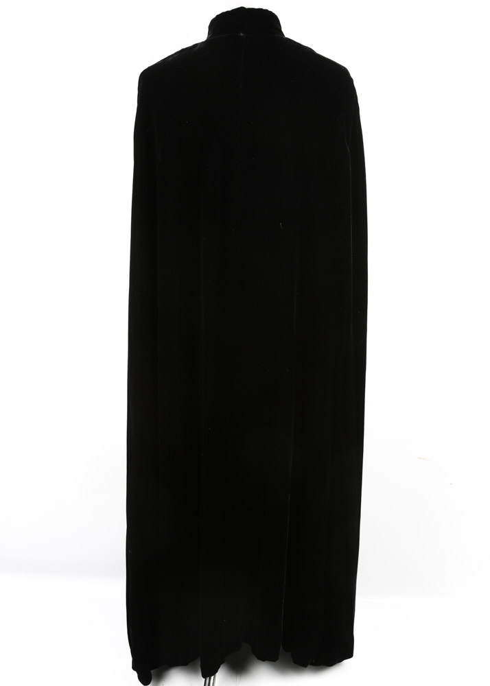 Women's Vintage Victorian Inspired Queen of the Capes Velvet Floor-Length Cape