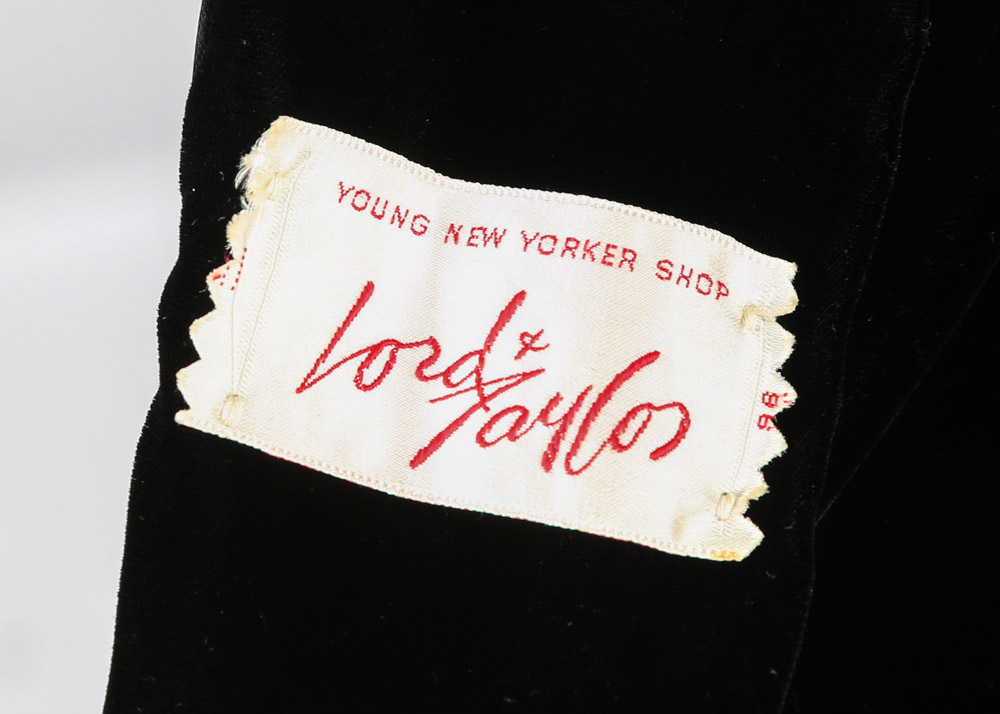 Women's Vintage Victorian Inspired Queen of the Capes Velvet Floor-Length Cape