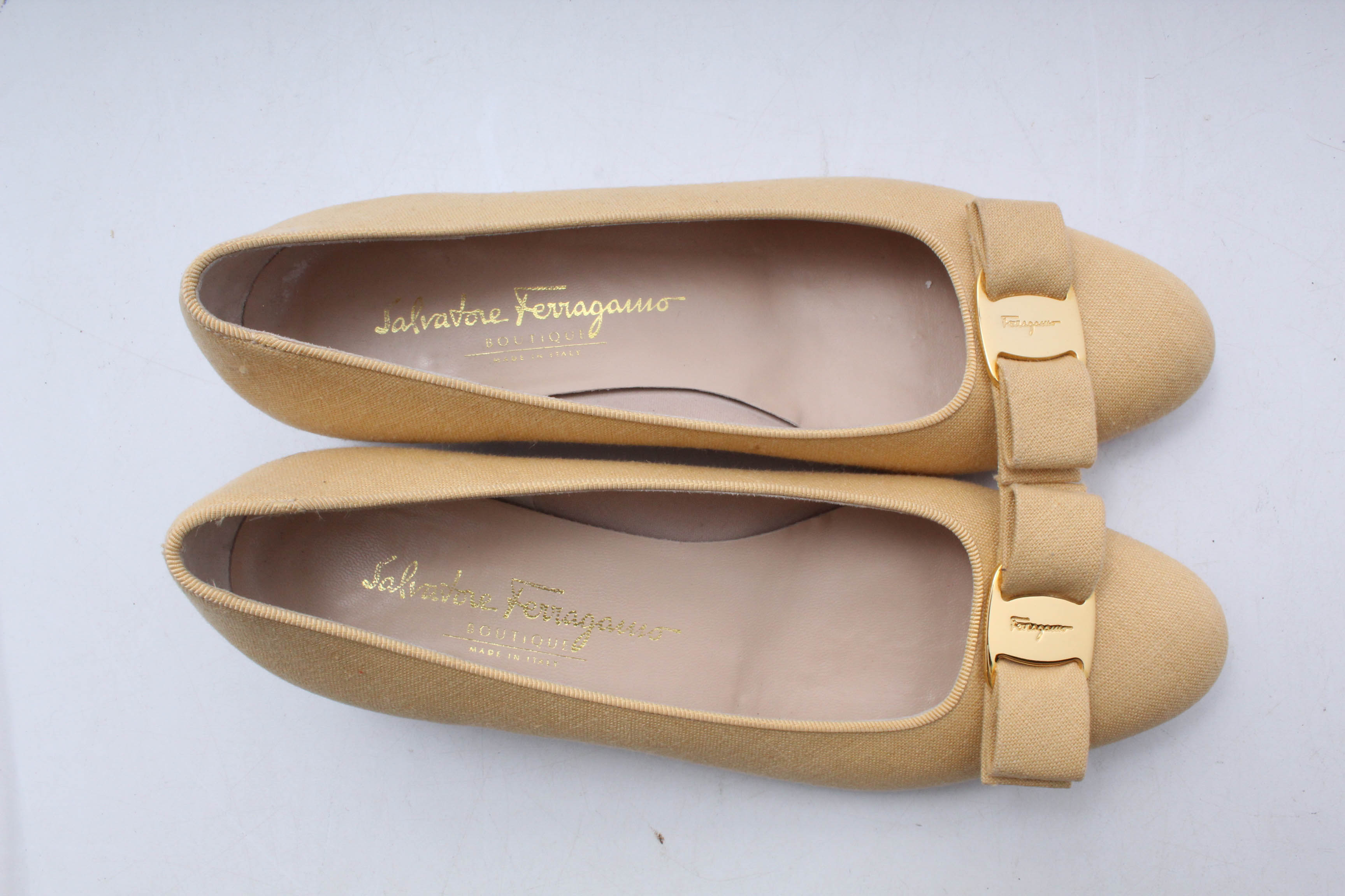 Salvatore Ferragamo Boutique Flax Linen and Grosgrain Low Heeled Pumps