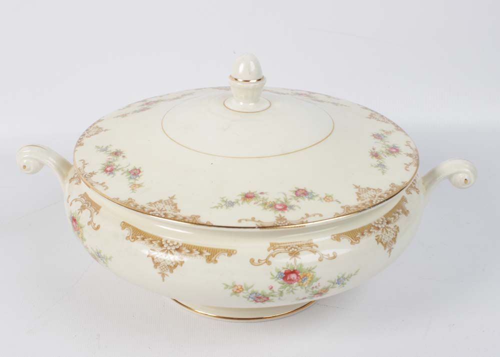 Homer Laughlin "Aristocrat" Earthenware Dinner Service