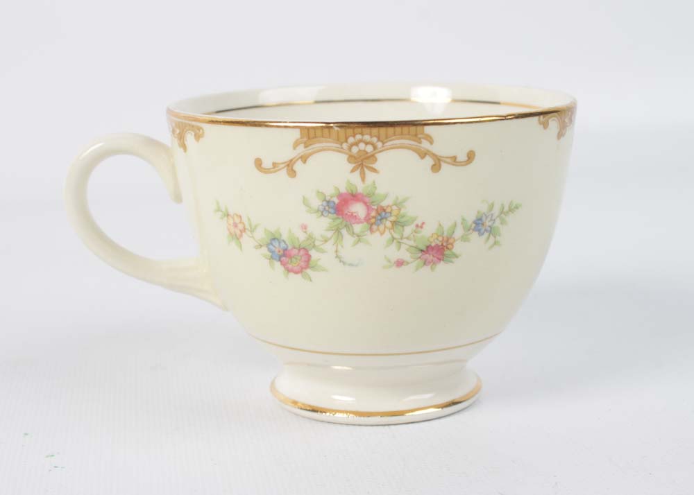 Homer Laughlin "Aristocrat" Earthenware Dinner Service