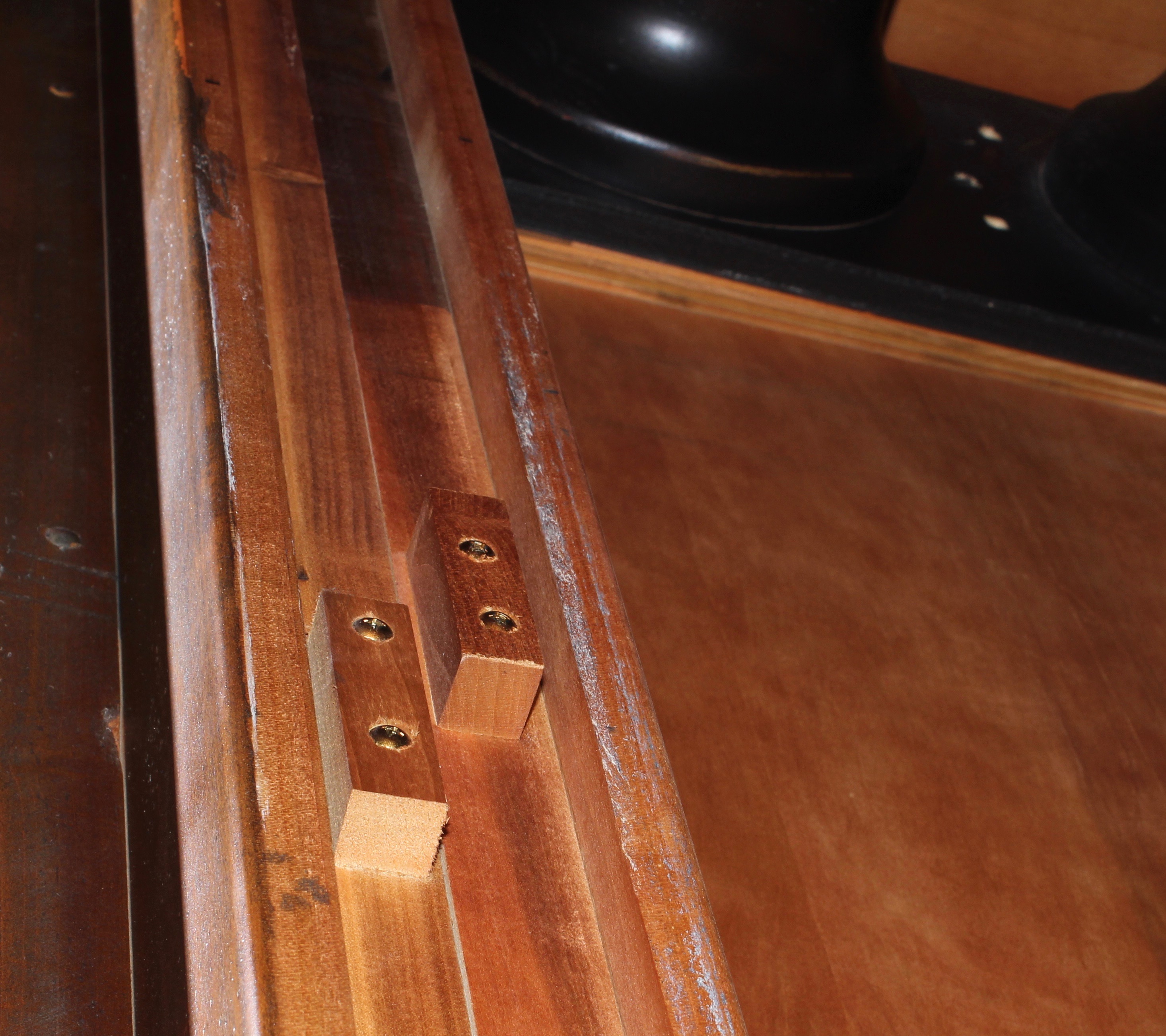 Habersham "Knightsbridge" Dining Table and Chairs