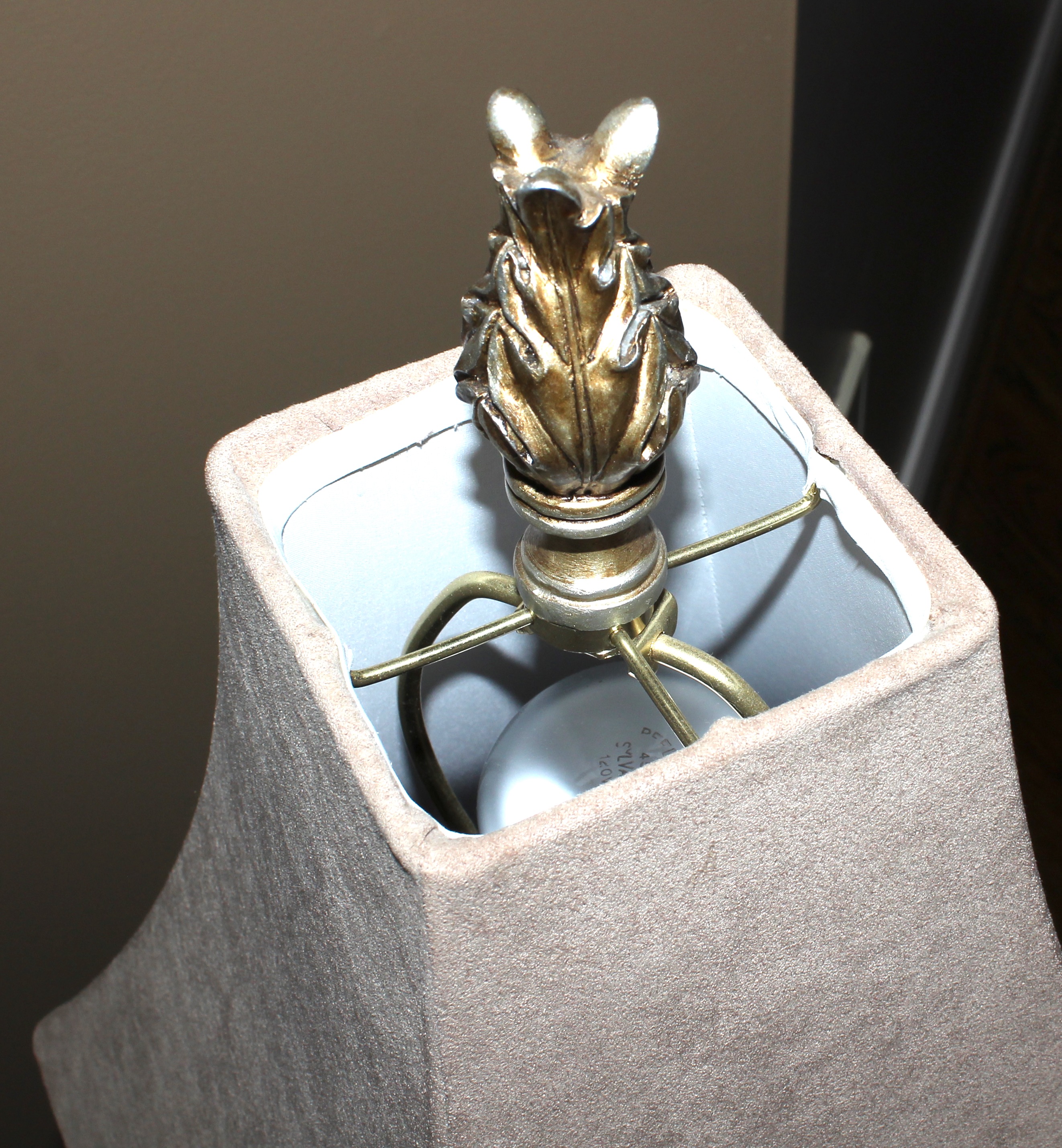 Spiral Crackled Finish Entry Lamp