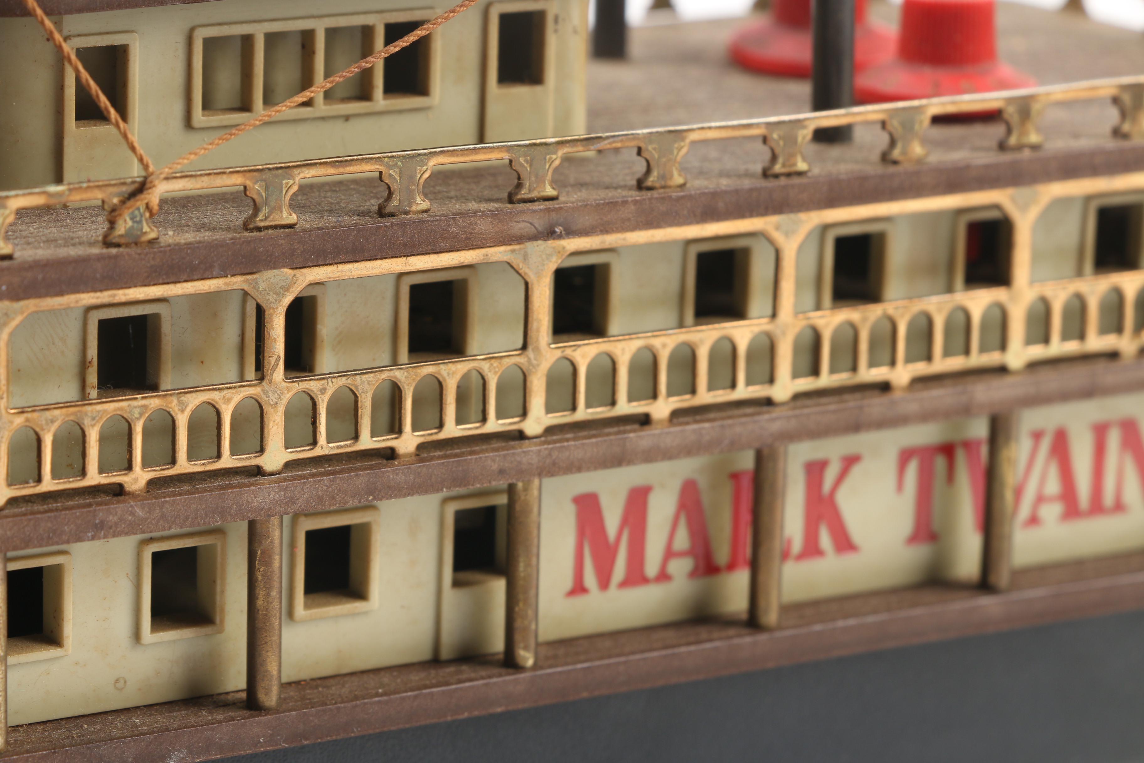 Vintage Mark Twain Paddle Boat Transistor Radio