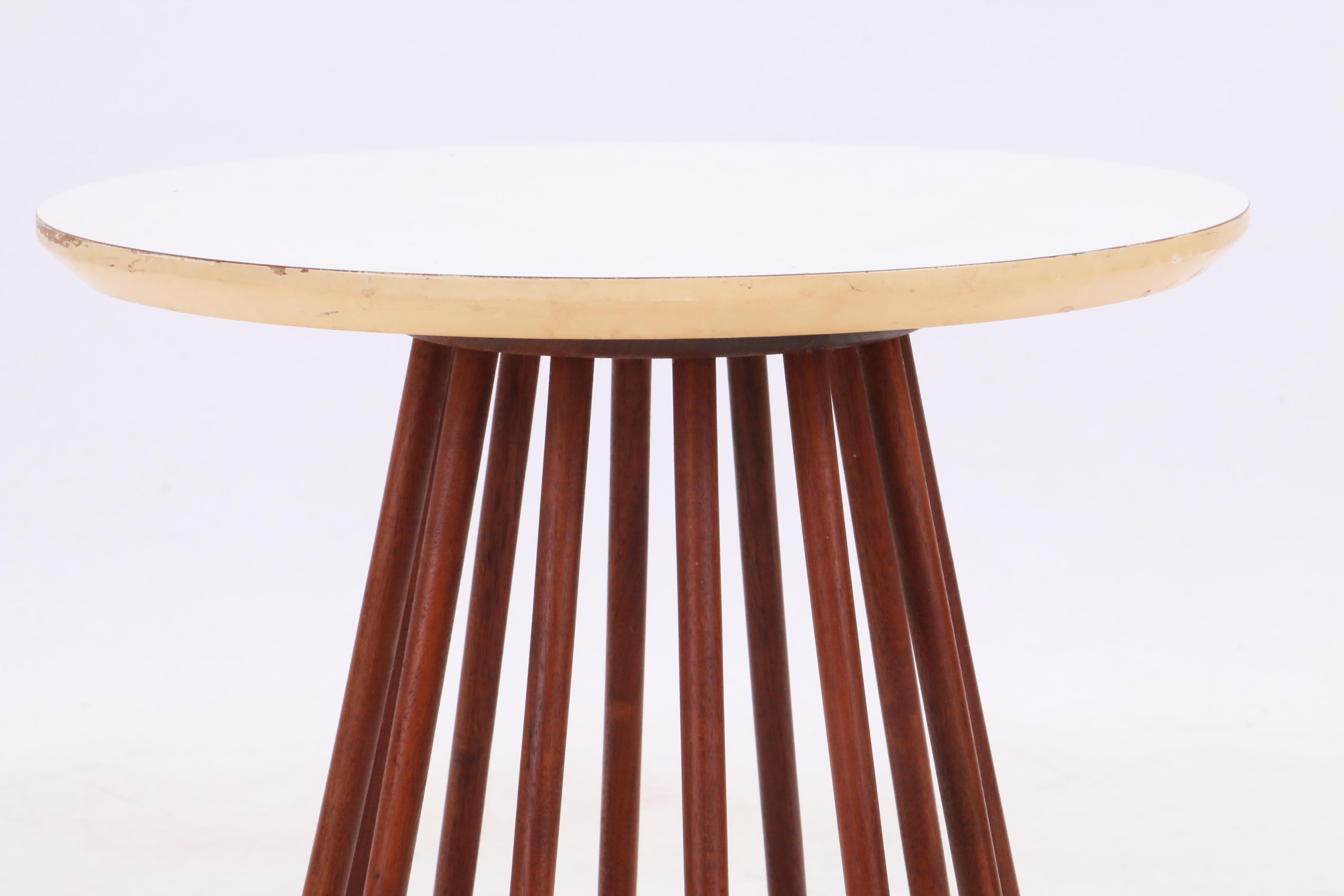 Modern Accent Table and Magazine Rack