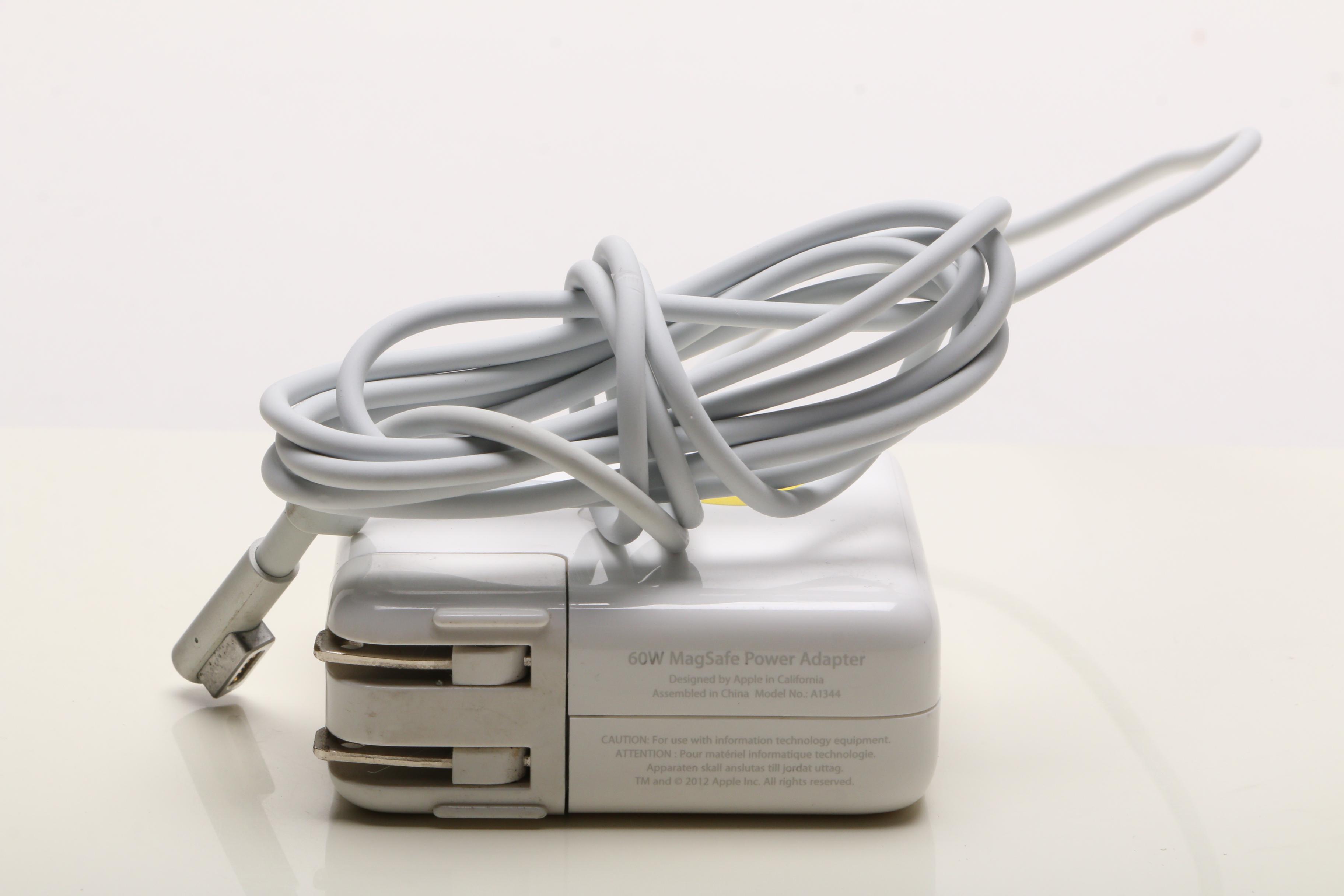 13" MacBook Laptop in White